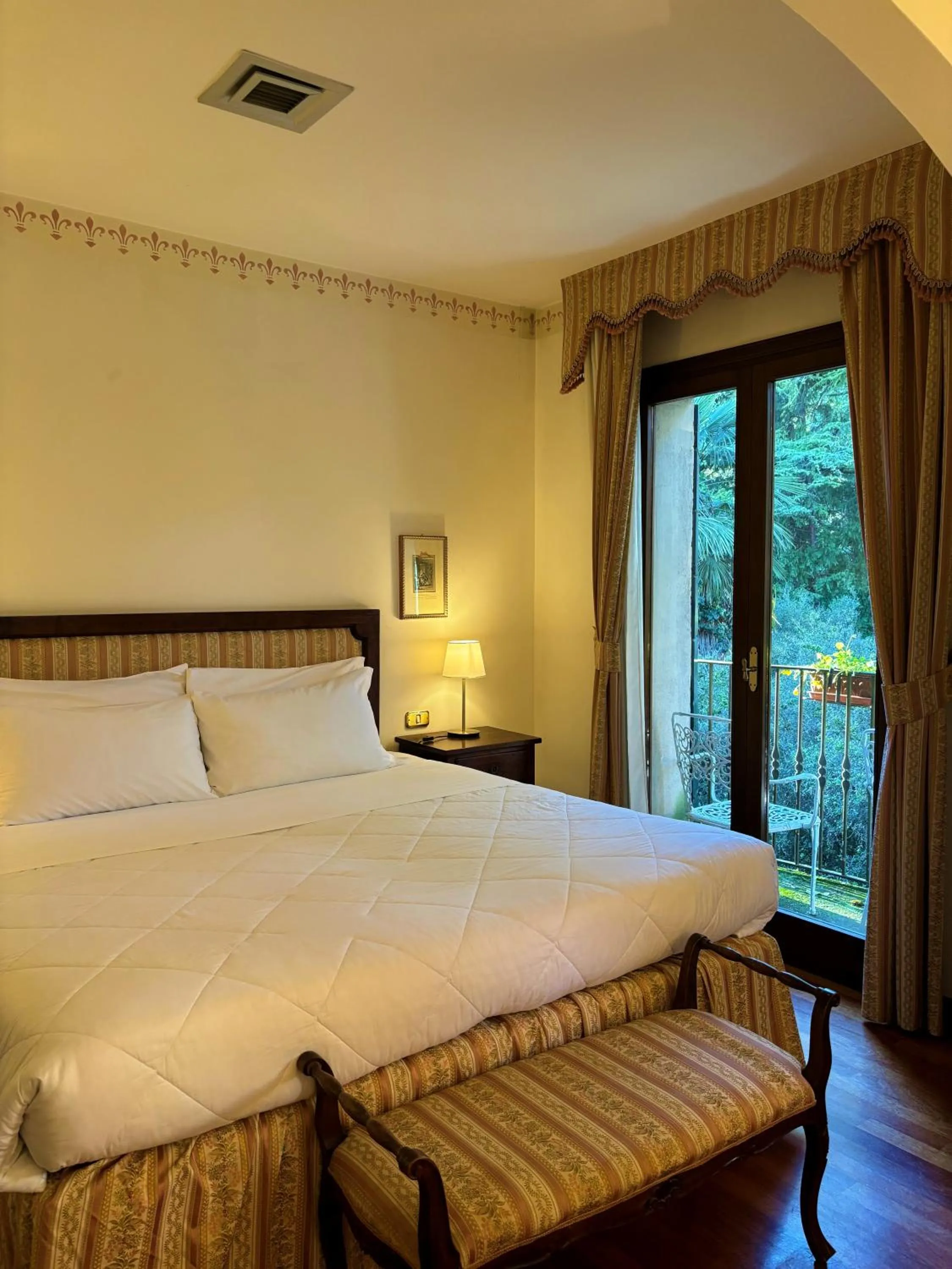 Bed in Hotel Villa Luppis