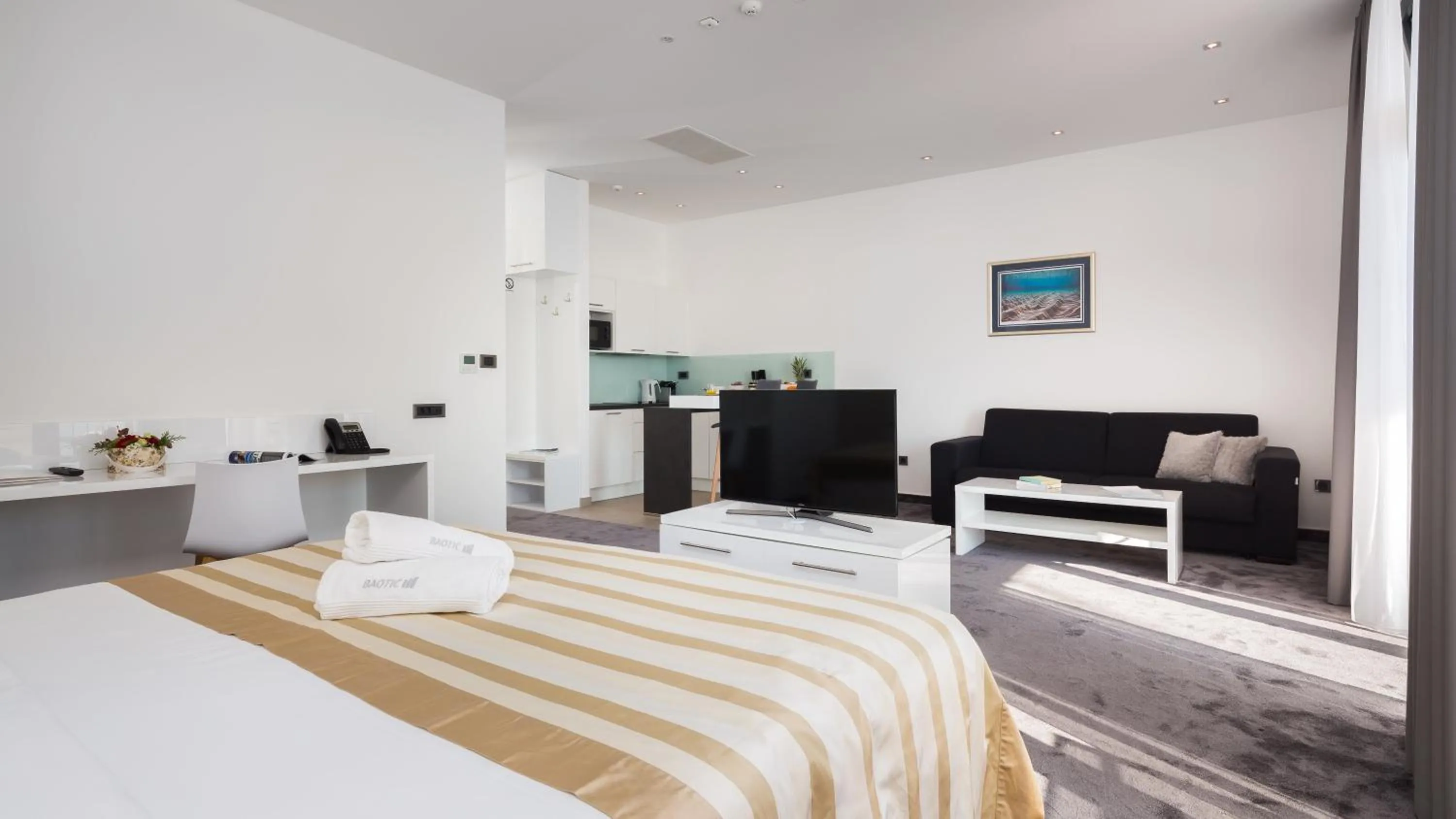 Living room, Bed in Marina Baotić Apartments