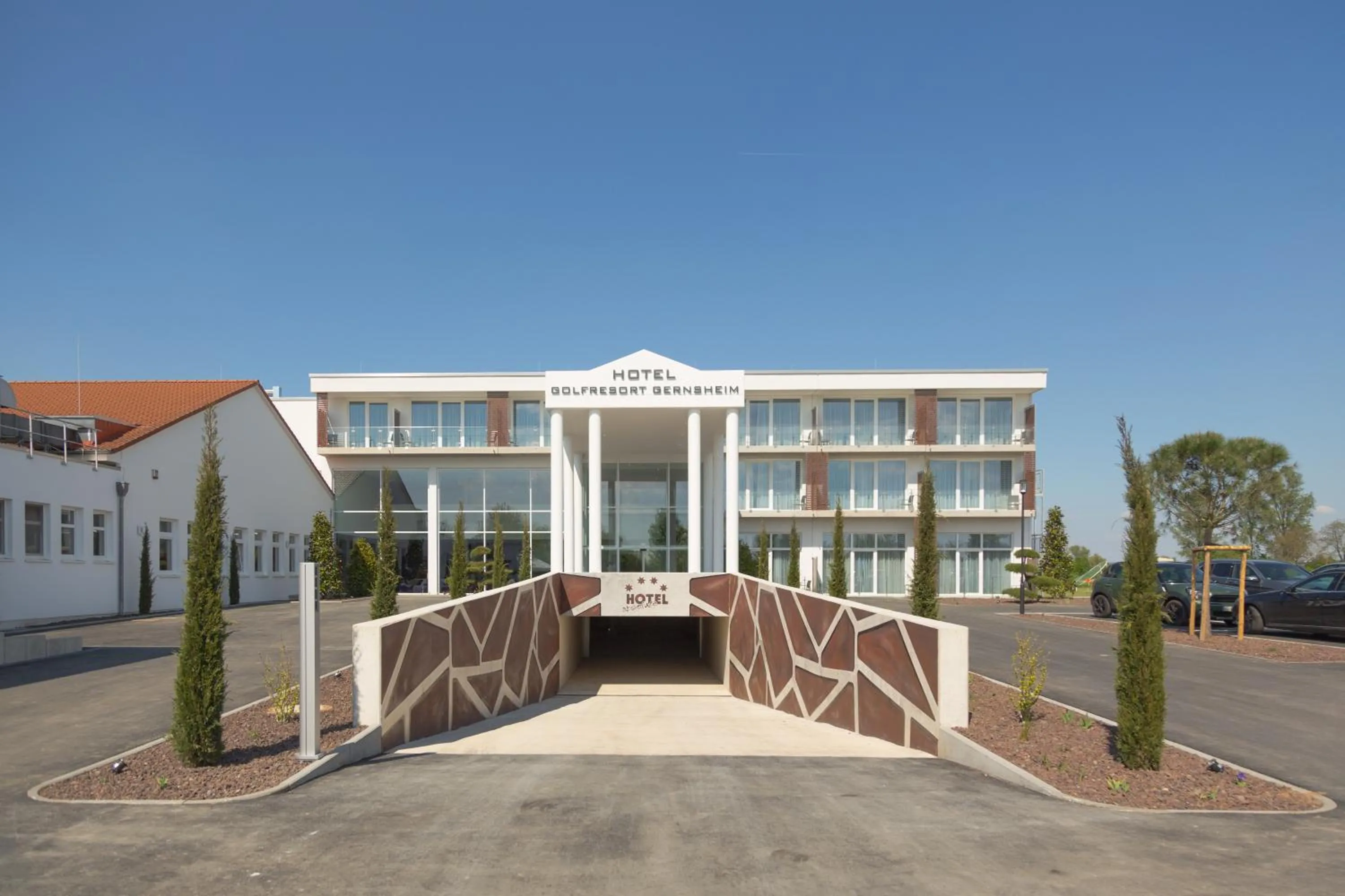 Property building in Hotel absolute