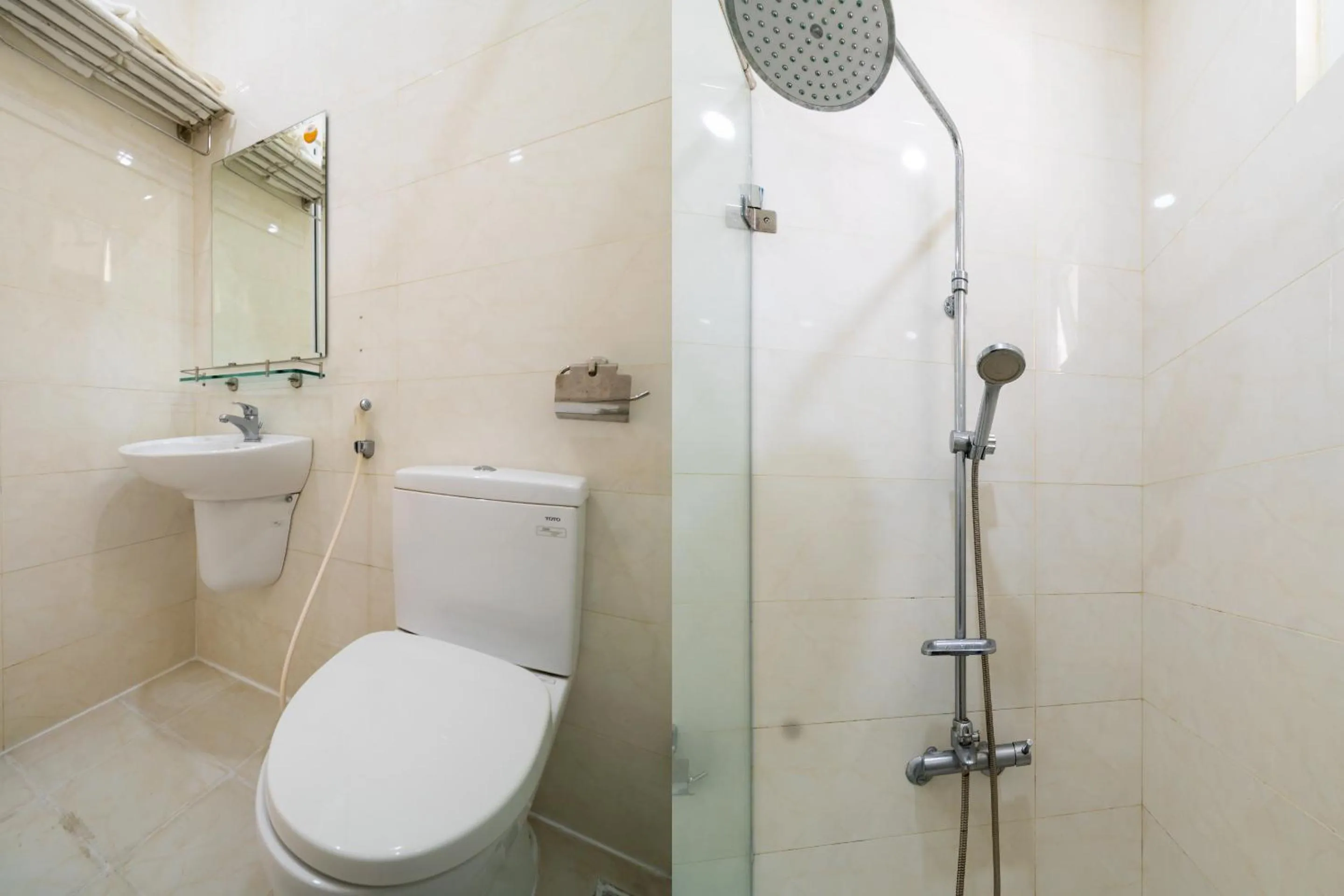 Bathroom in Green Garden Residence Hotel