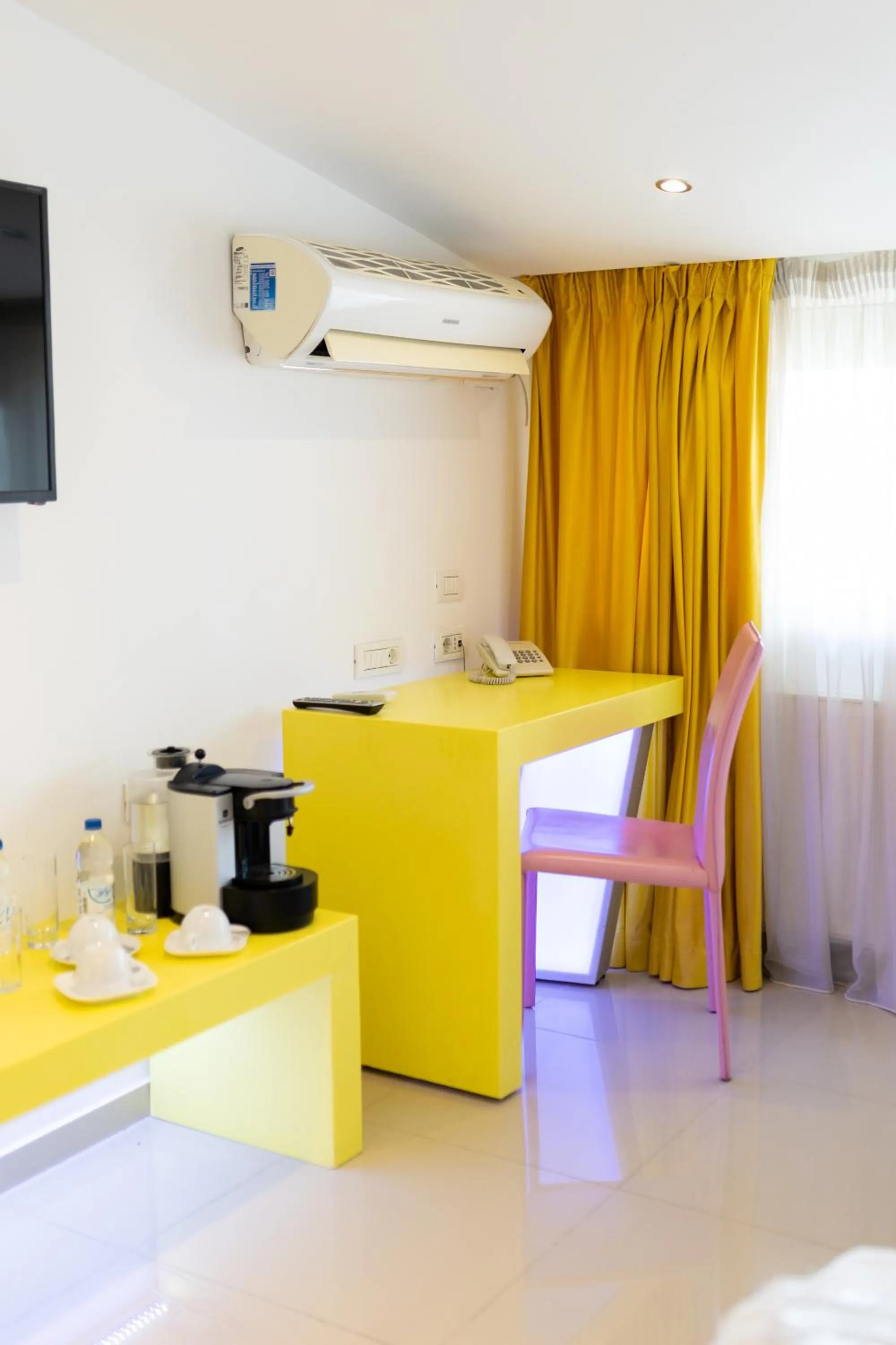 TV and multimedia in Christina Hotel