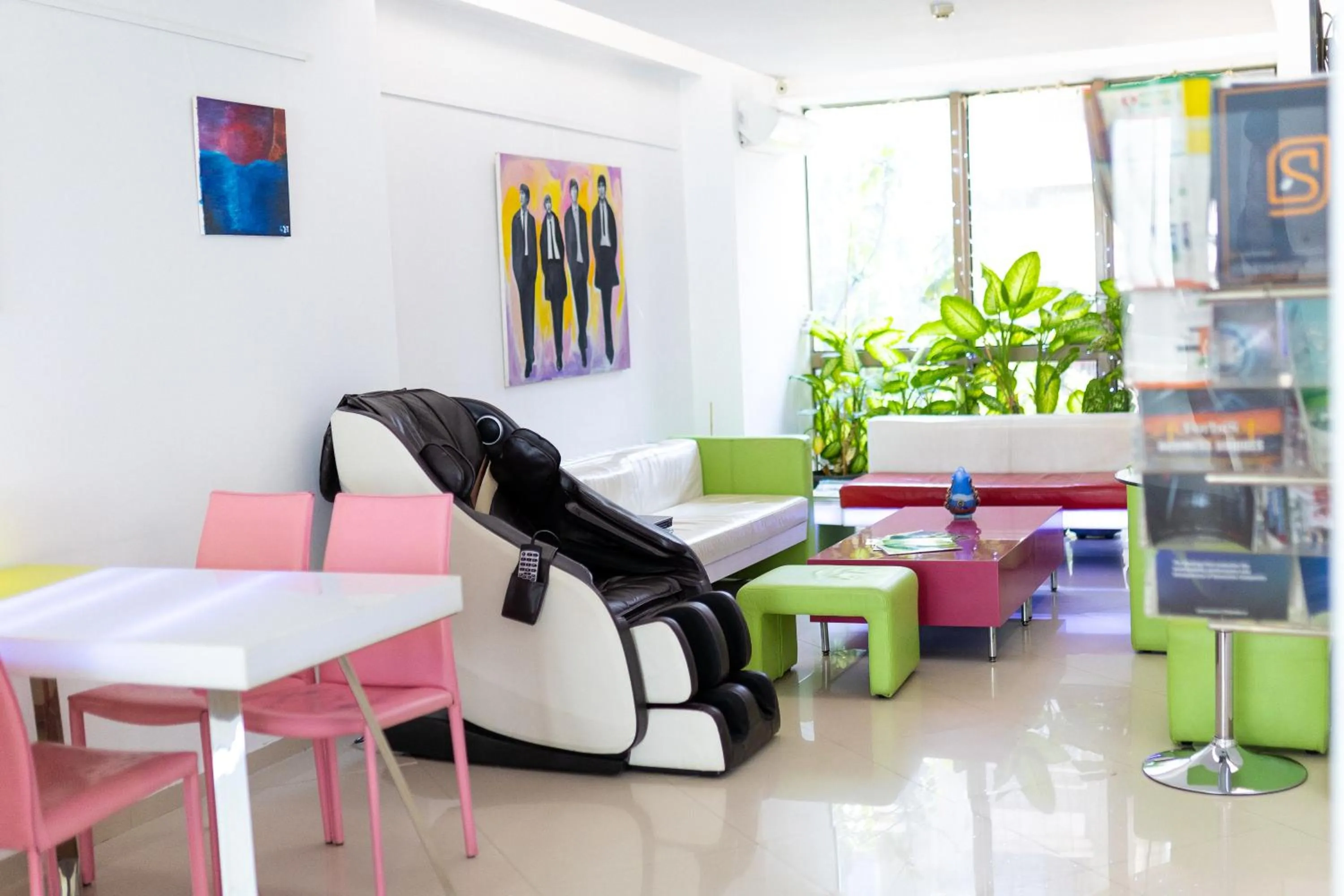 Communal lounge/ TV room in Christina Hotel