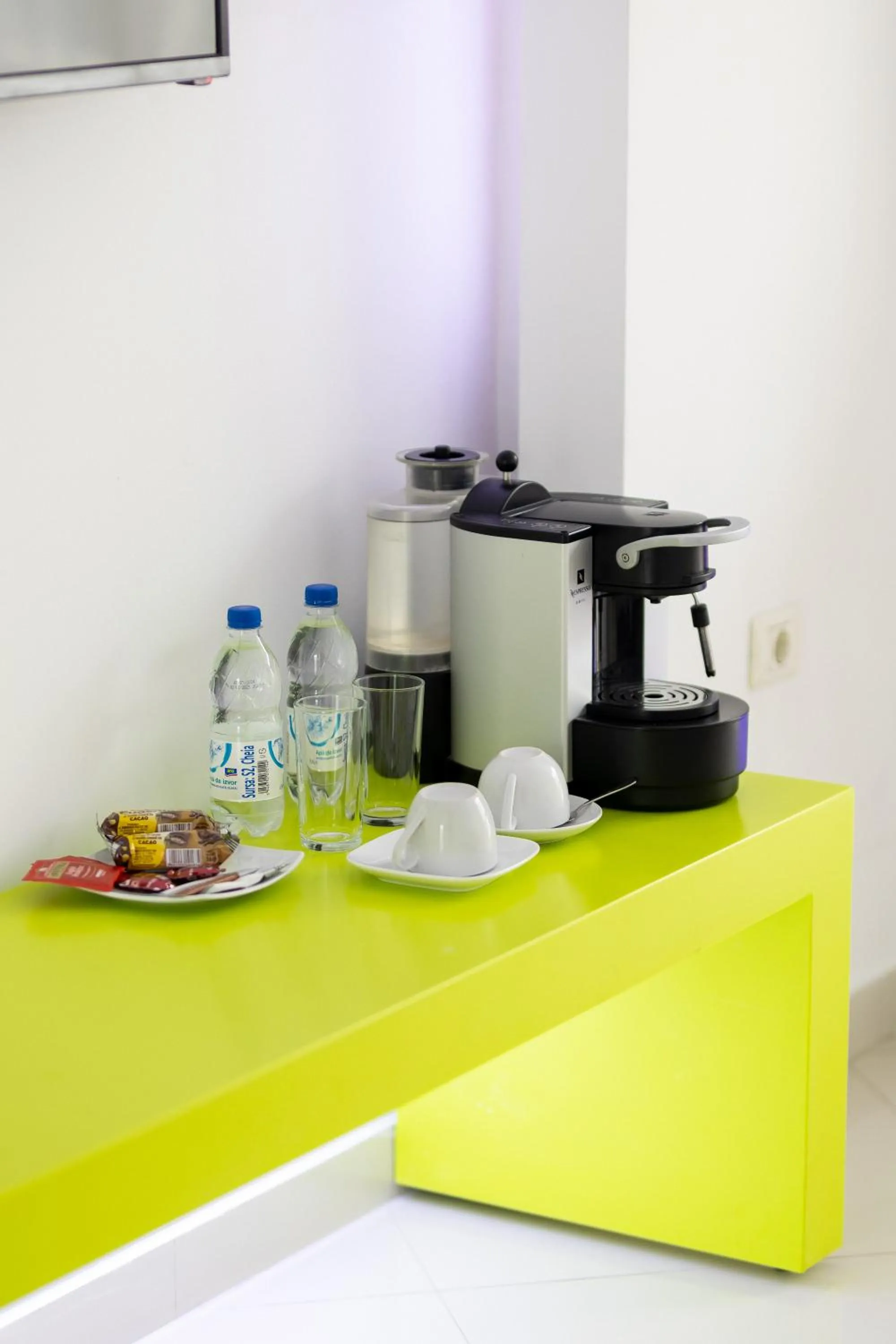 Coffee/tea facilities in Christina Hotel