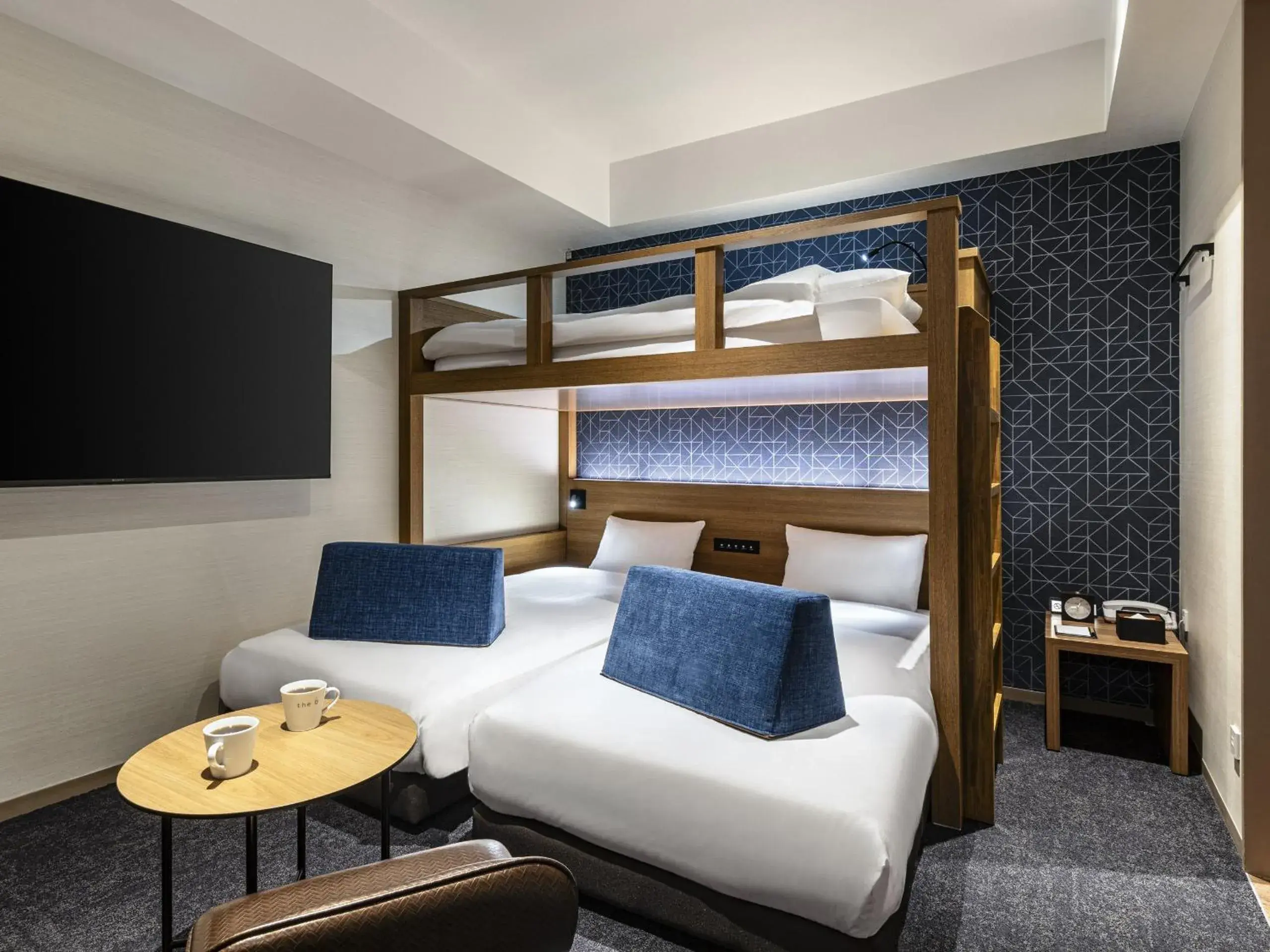 Bunk bed room 3 (2 single beds + 1 bunk bed) - Non-Smoking in the b akasaka-mitsuke Bunk bed room 3 (2 single beds + 1 bunk bed) - Non-Smoking in the b akasaka-mitsuke