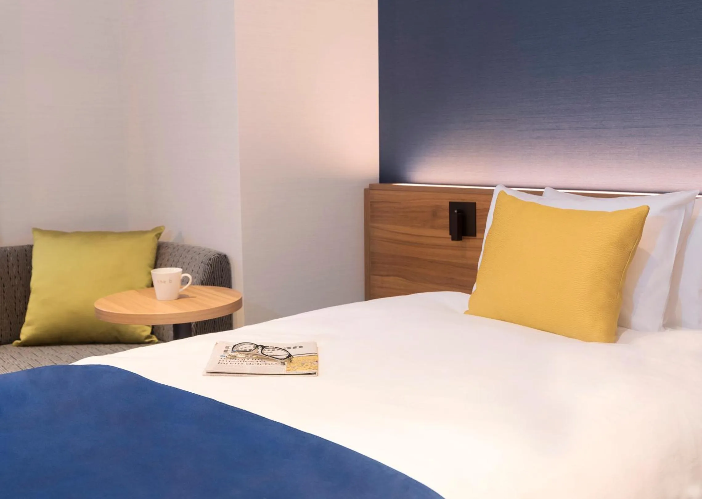 Bed in the b akasaka-mitsuke