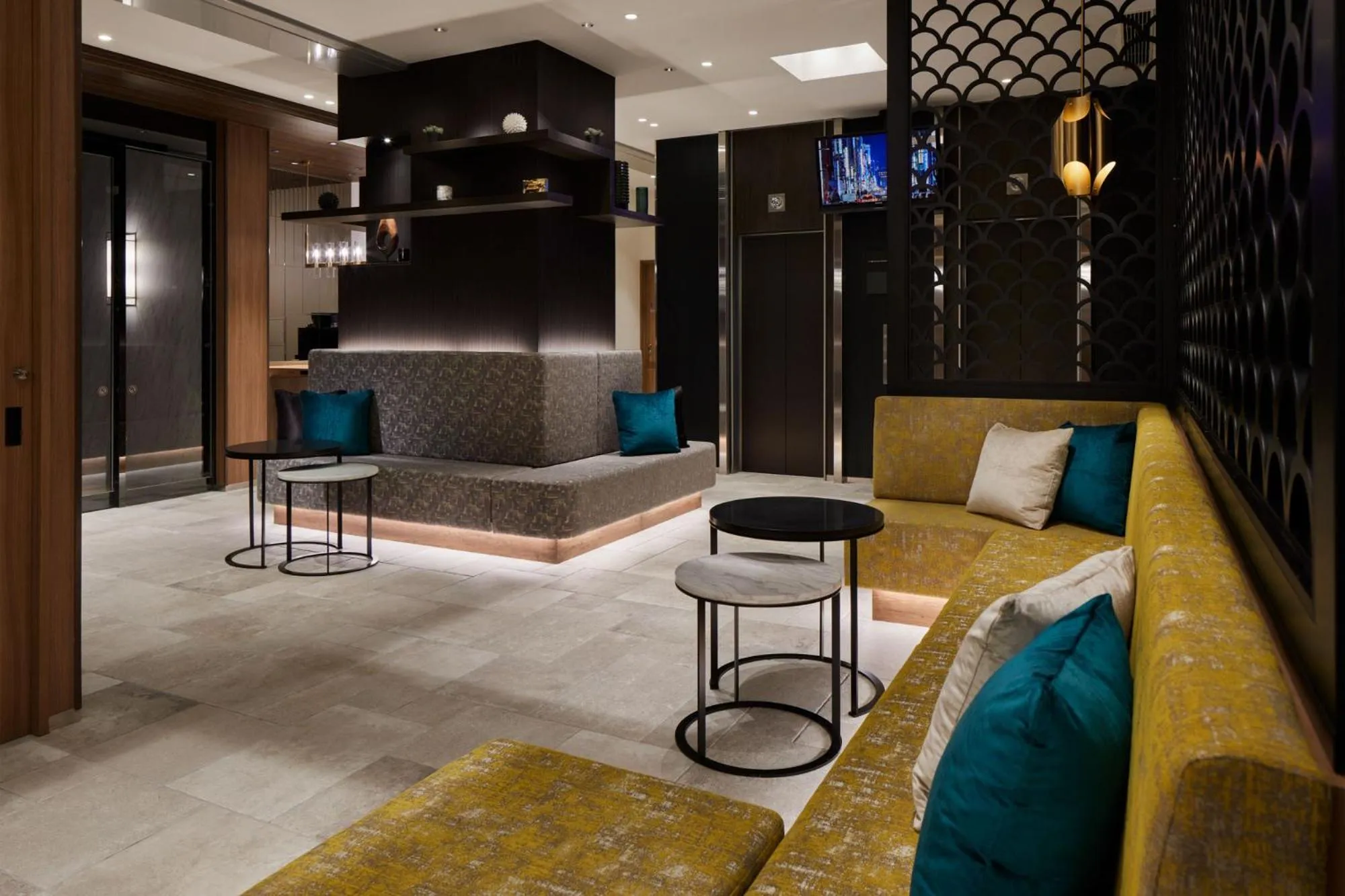 Lobby or reception in the b akasaka-mitsuke