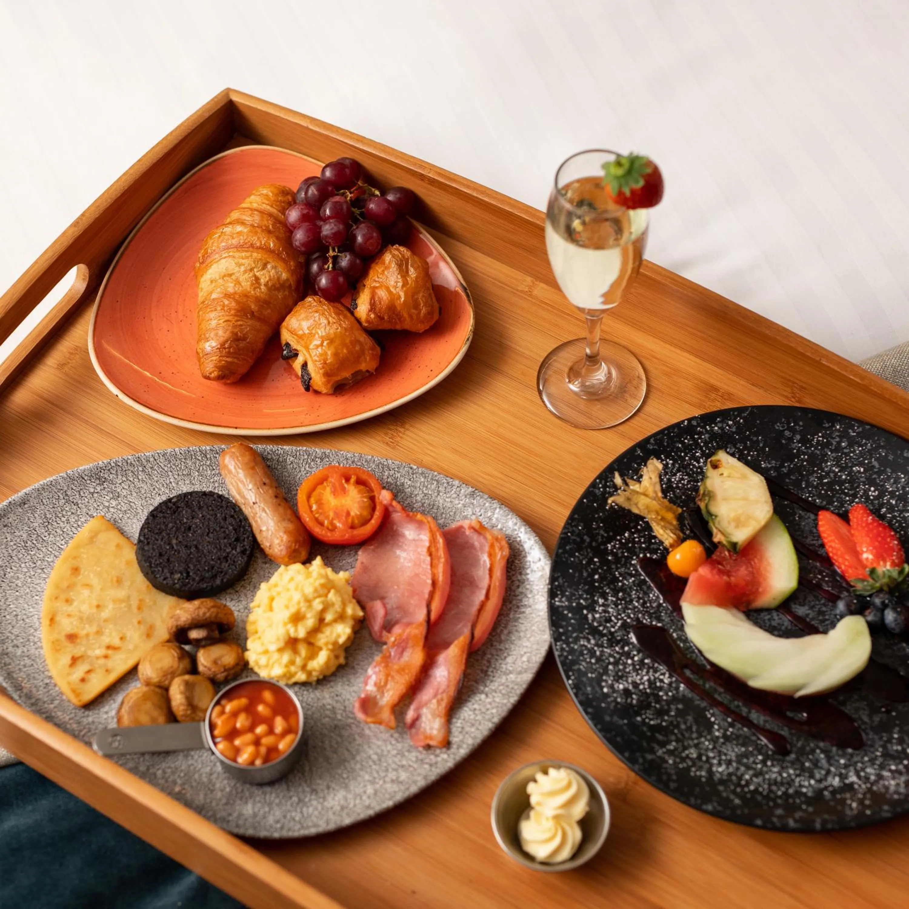 Restaurant/places to eat in Carlton Hotel