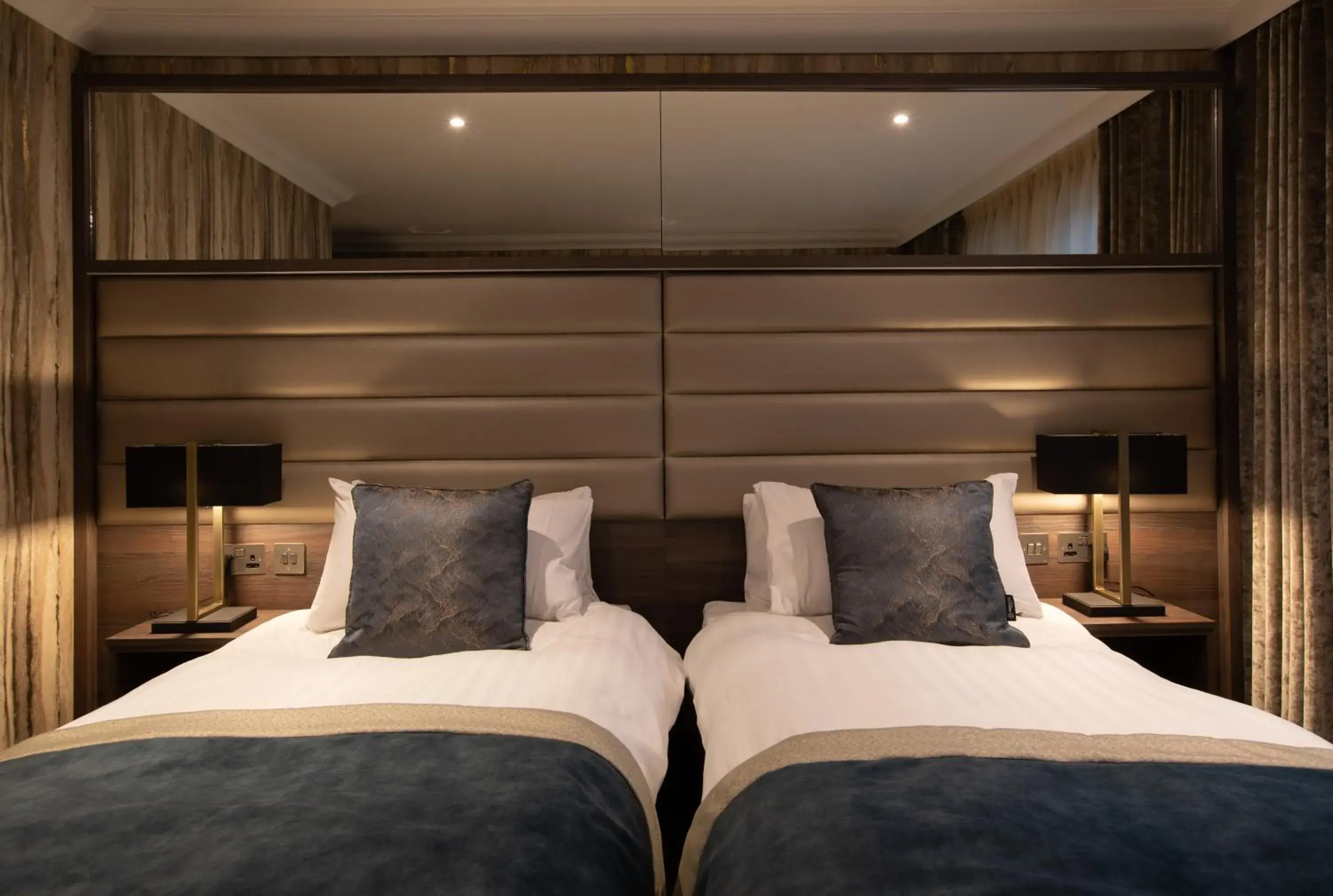 Double or Twin Room in Carlton Hotel Double or Twin Room in Carlton Hotel