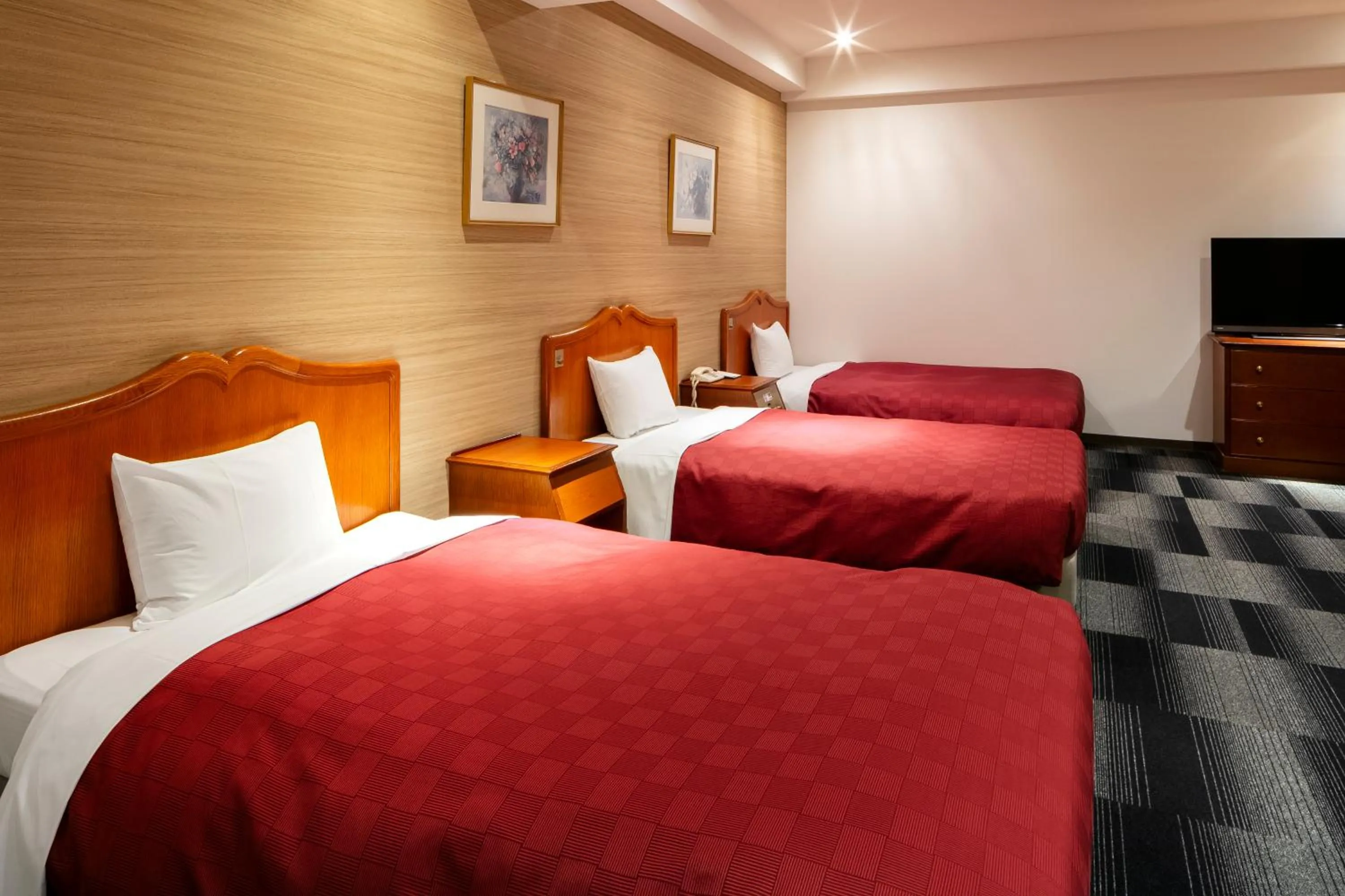 Bed in Narita Gateway Hotel