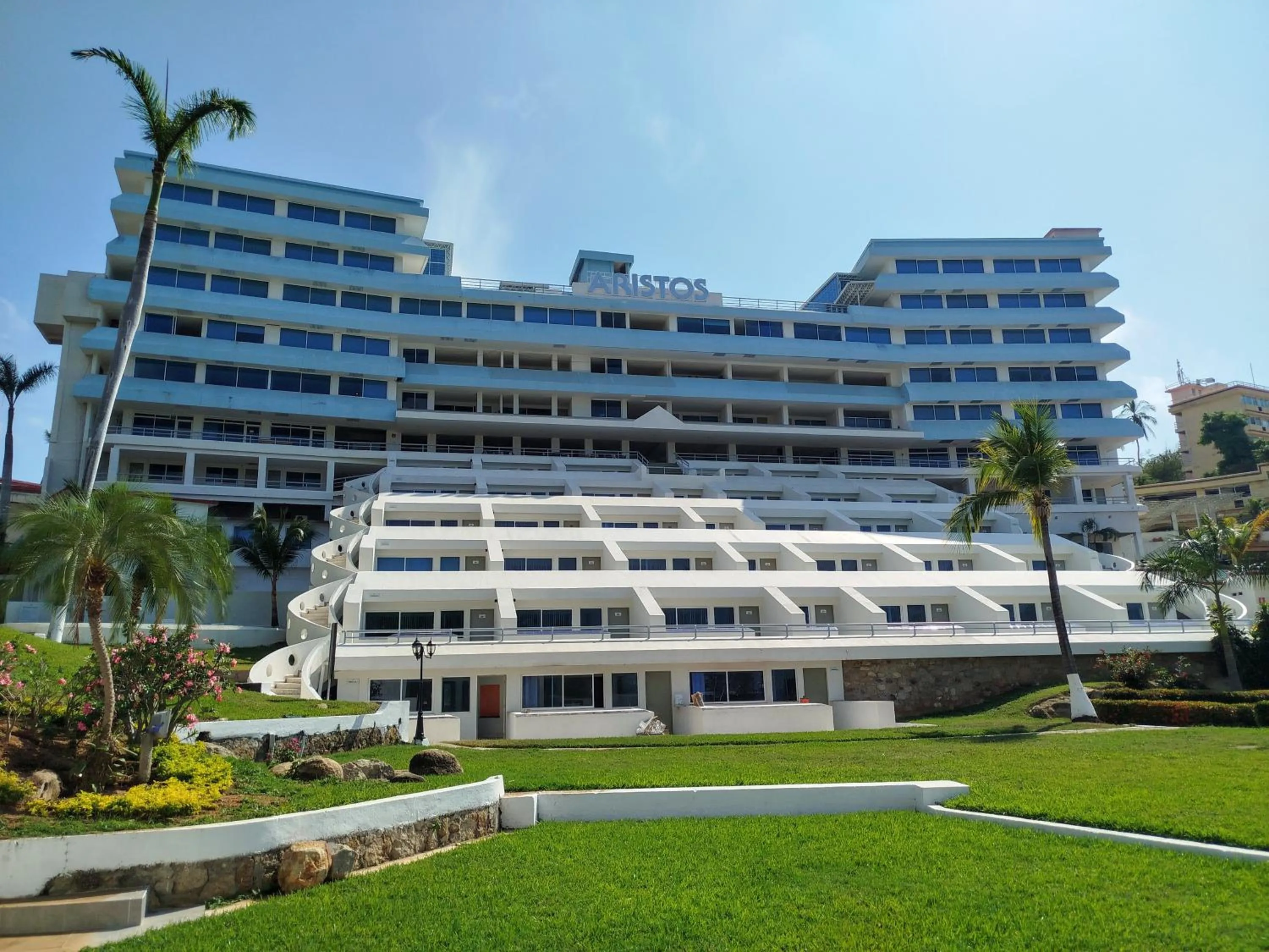 Property building in Hotel Aristos Acapulco