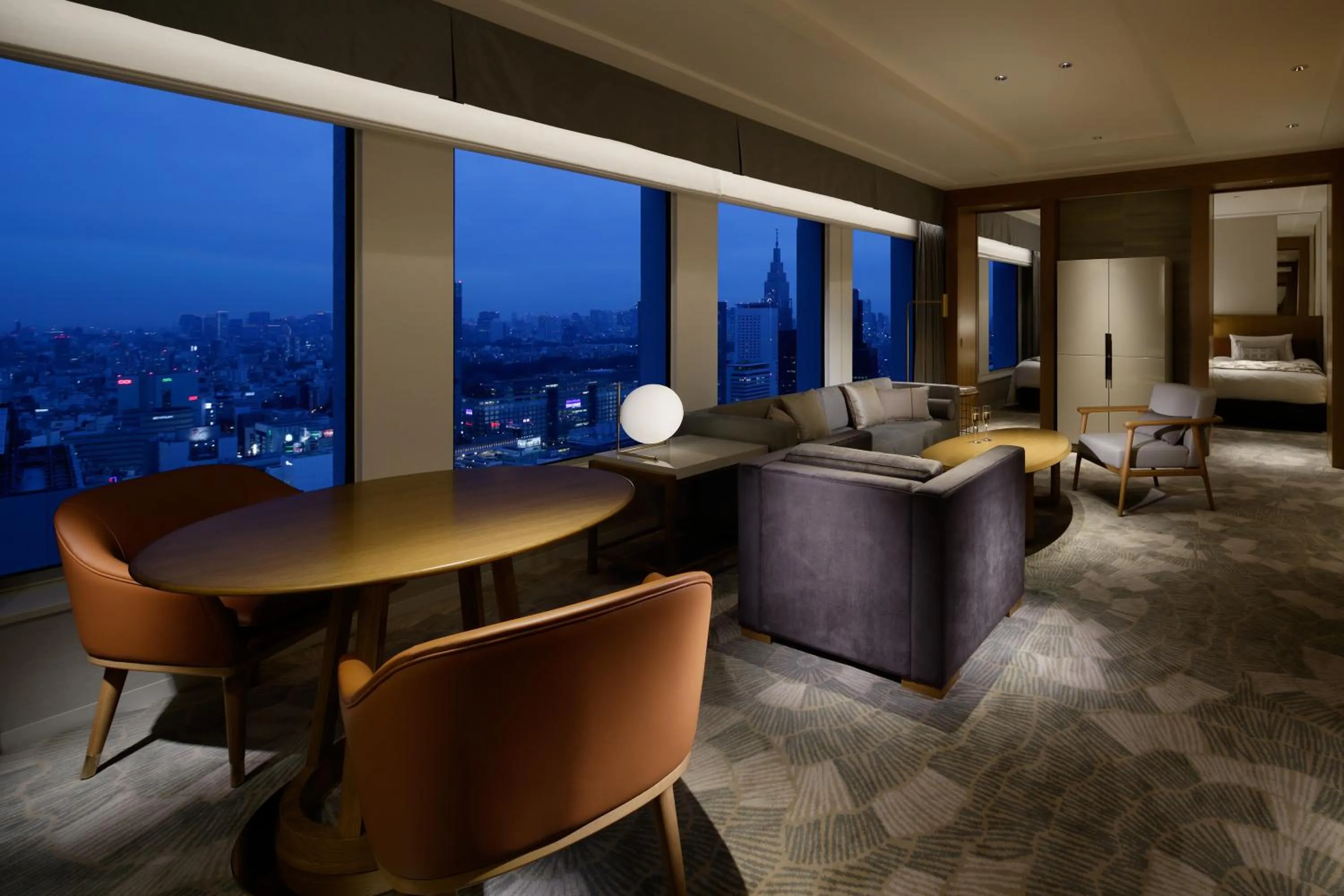 Living room in Keio Plaza Hotel Tokyo