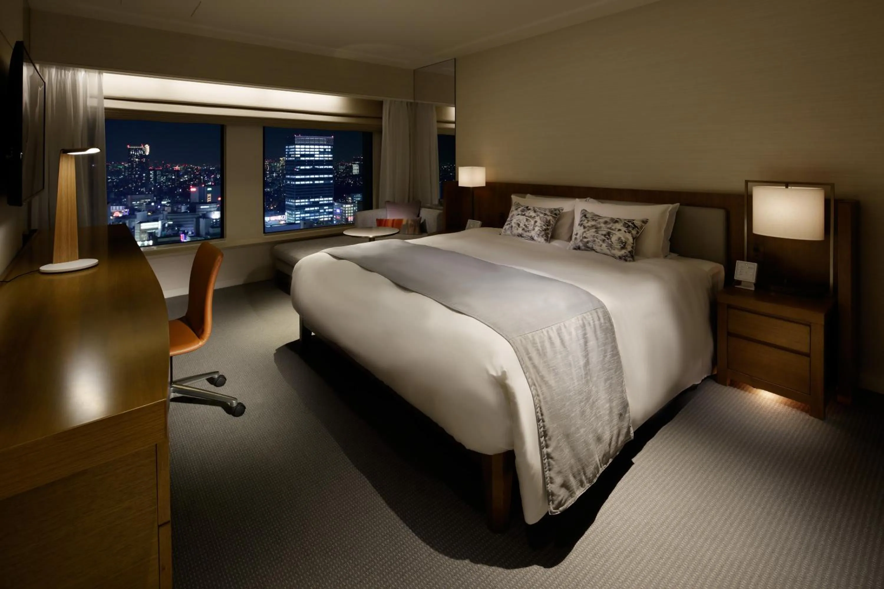 Photo of the whole room, Bed in Keio Plaza Hotel Tokyo