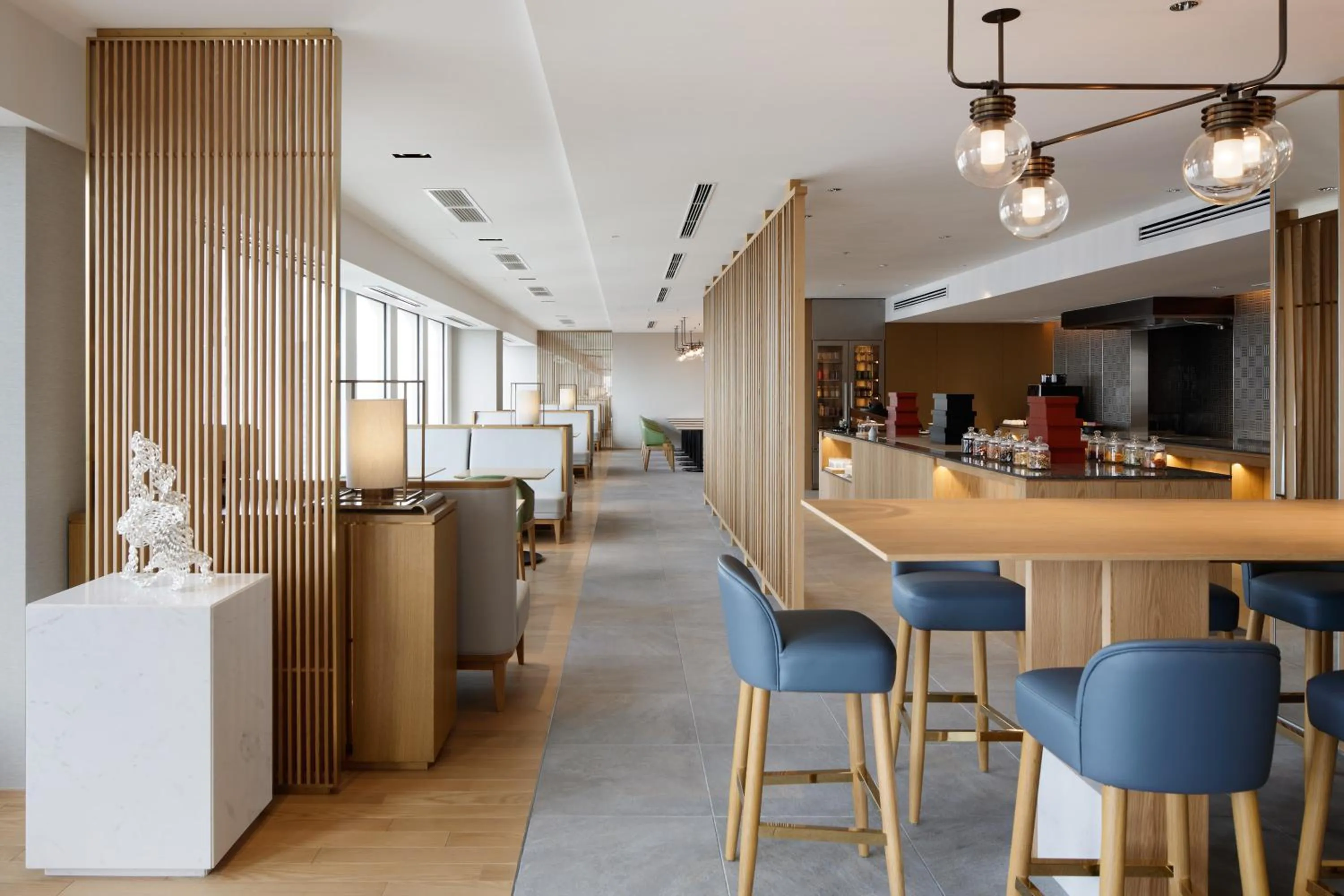 Lounge or bar in Keio Plaza Hotel Tokyo