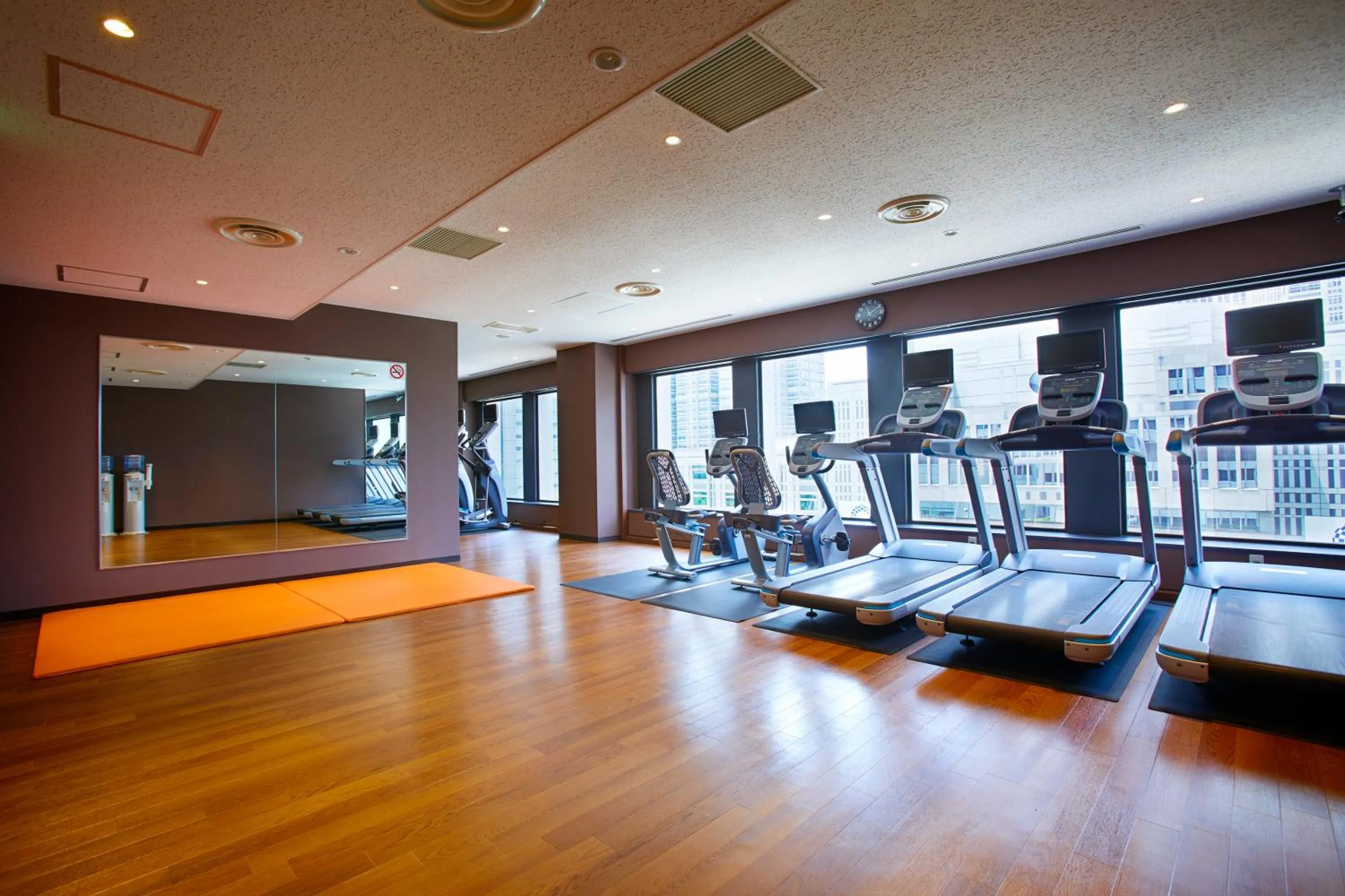 Fitness centre/facilities in Keio Plaza Hotel Tokyo