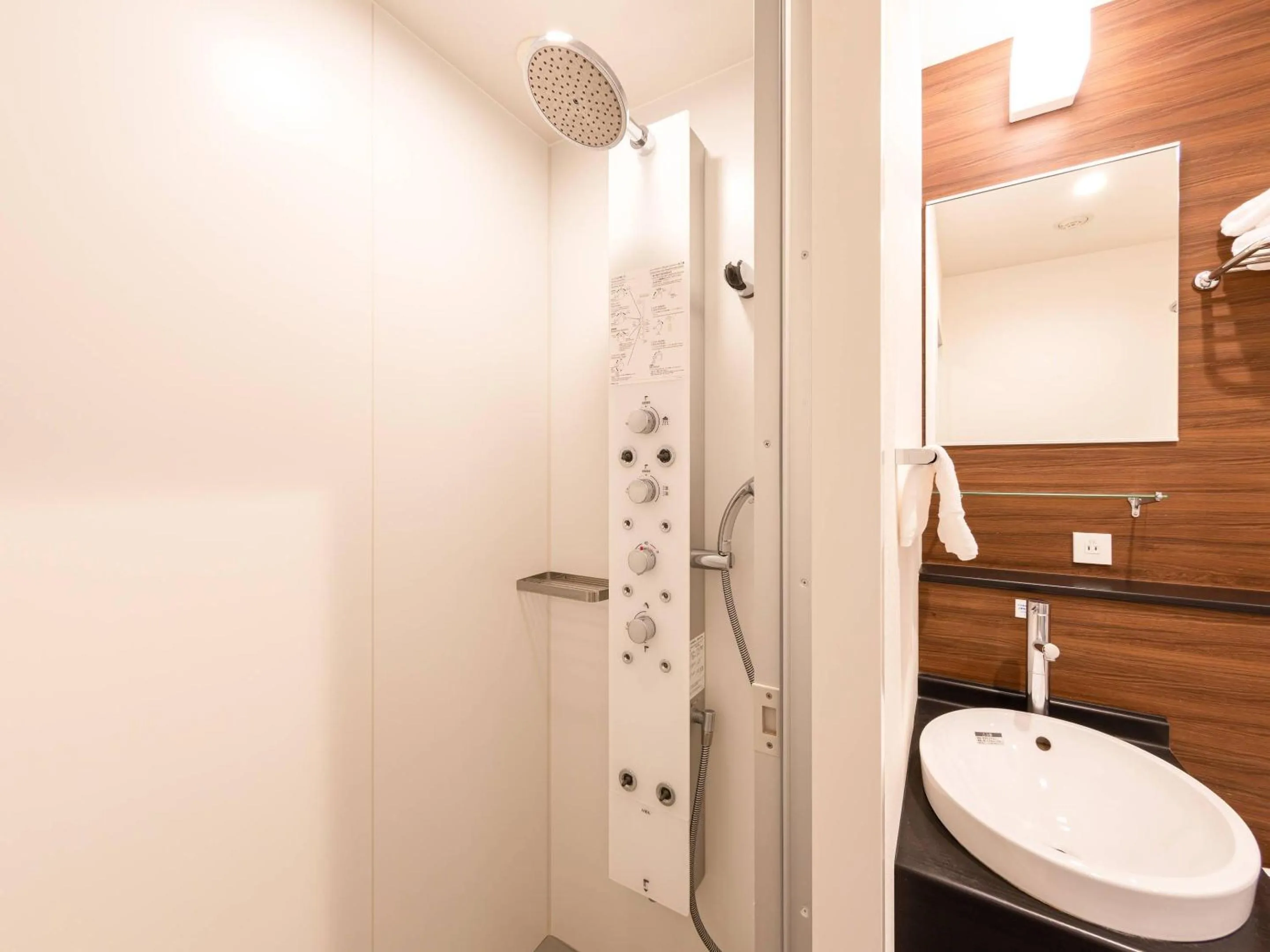 Bedroom in Comfort Inn Tokyo Roppongi