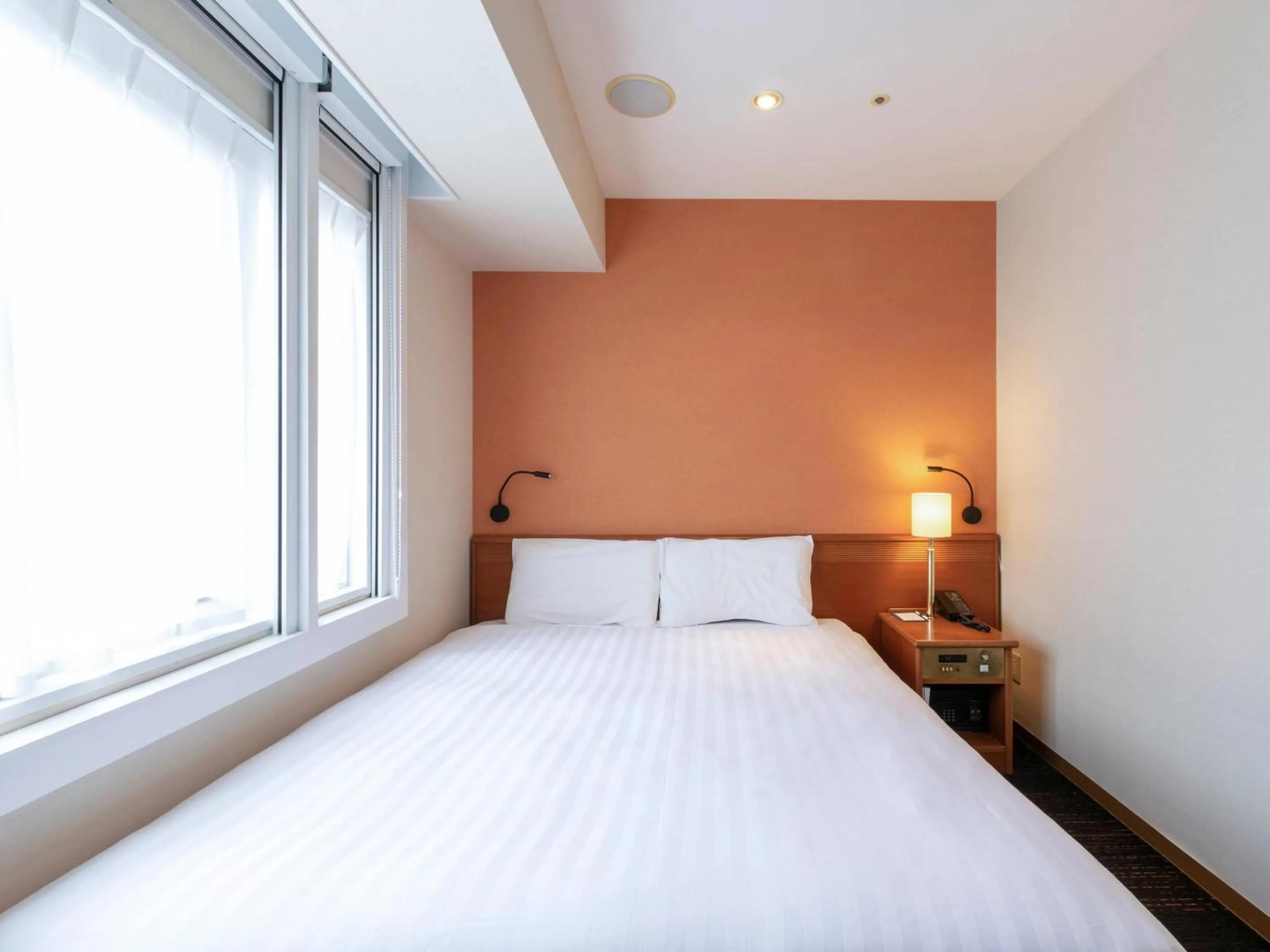 Bedroom, Bed in Comfort Inn Tokyo Roppongi