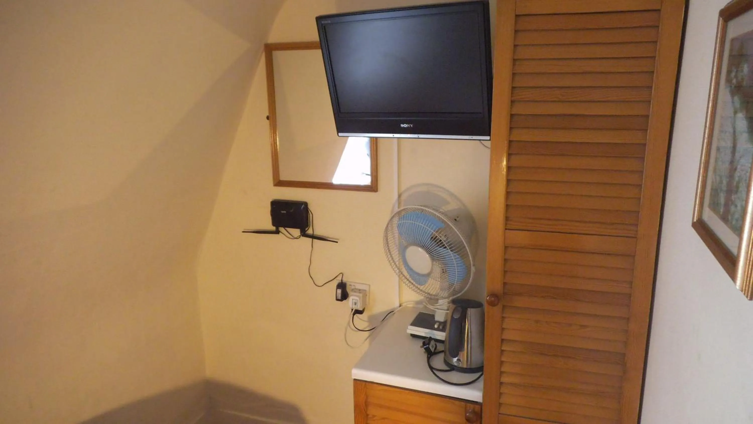 TV and multimedia in Arran House Hotel