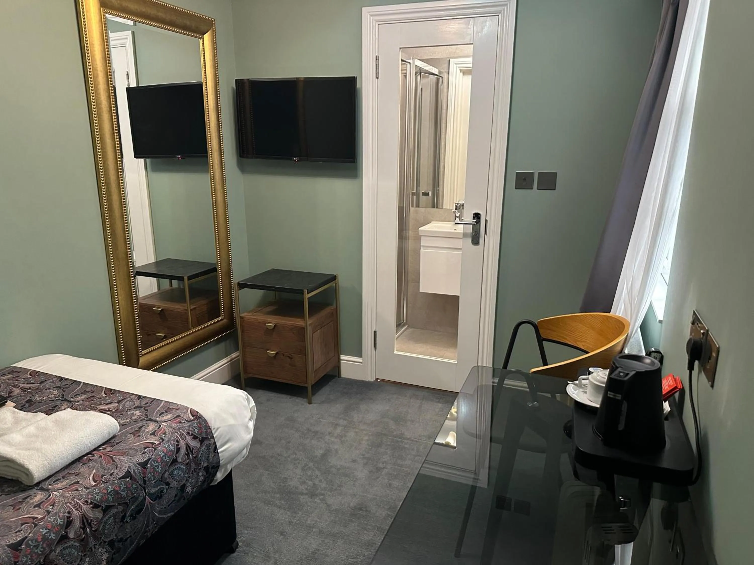 Bed in Arran House Hotel