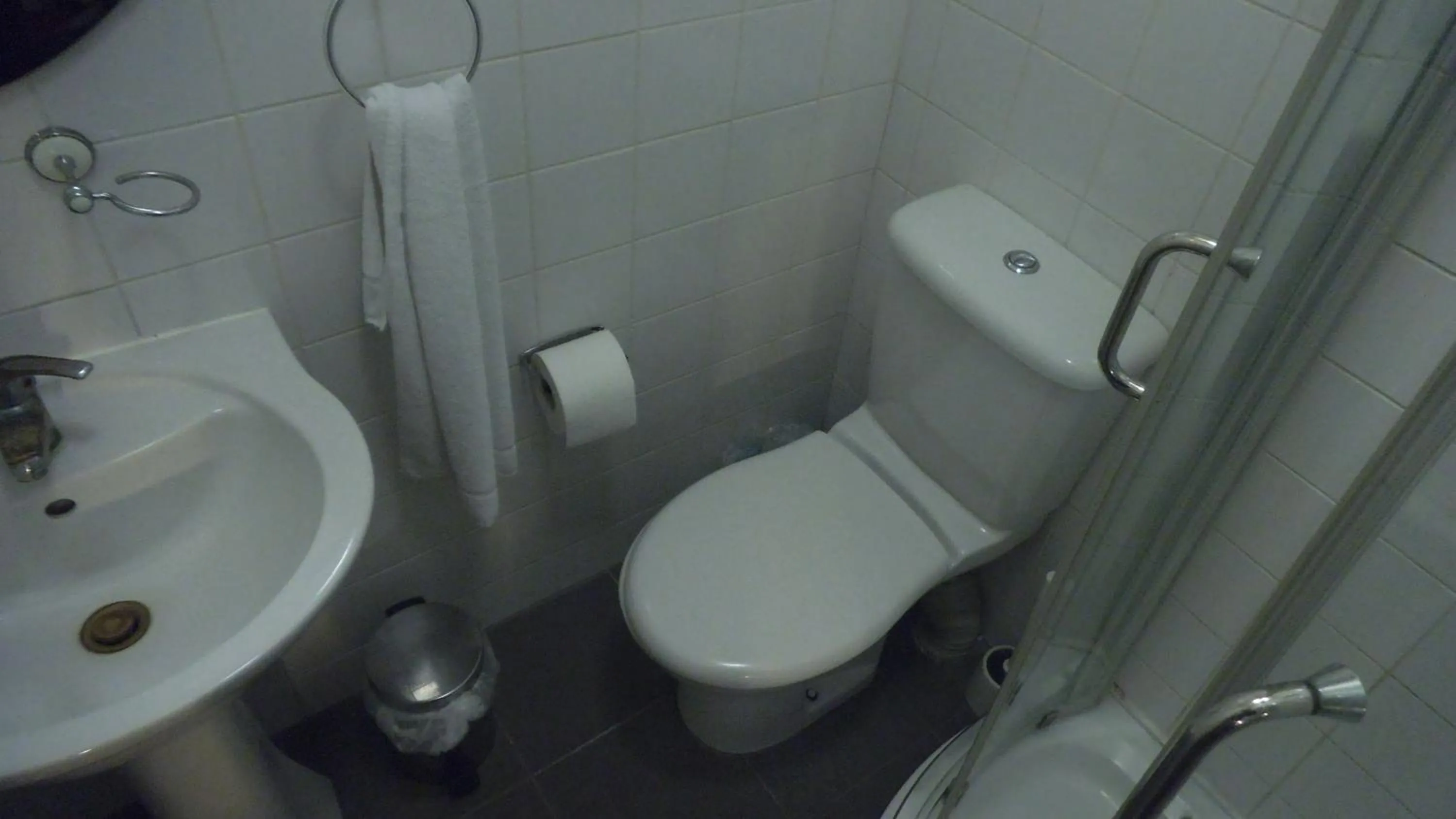 Bathroom in Arran House Hotel