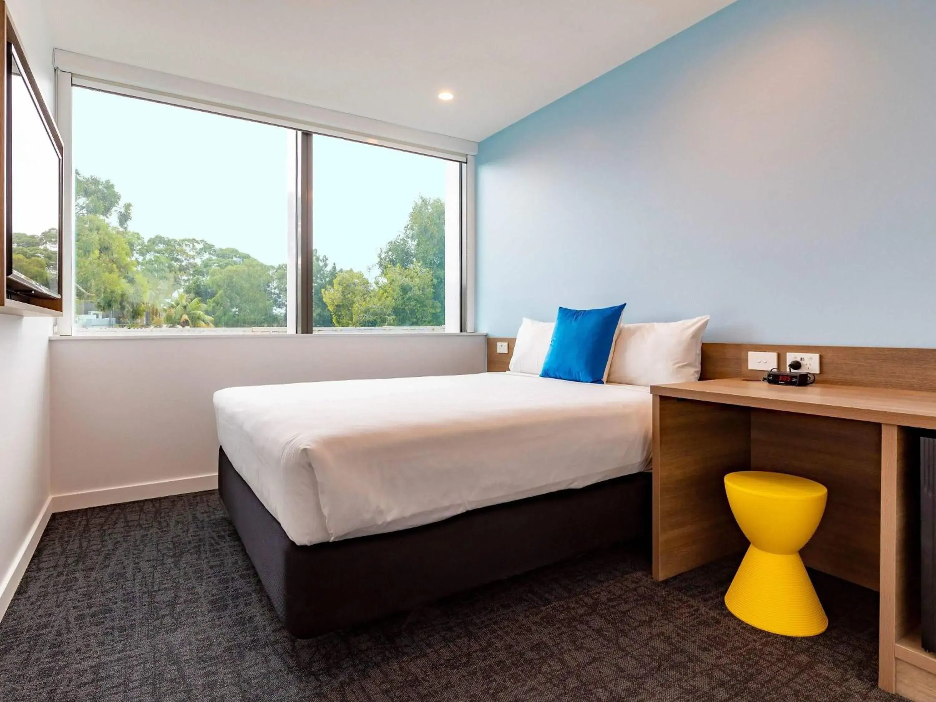 Superior Queen Room in ibis budget Sydney Airport Superior Queen Room in ibis budget Sydney Airport