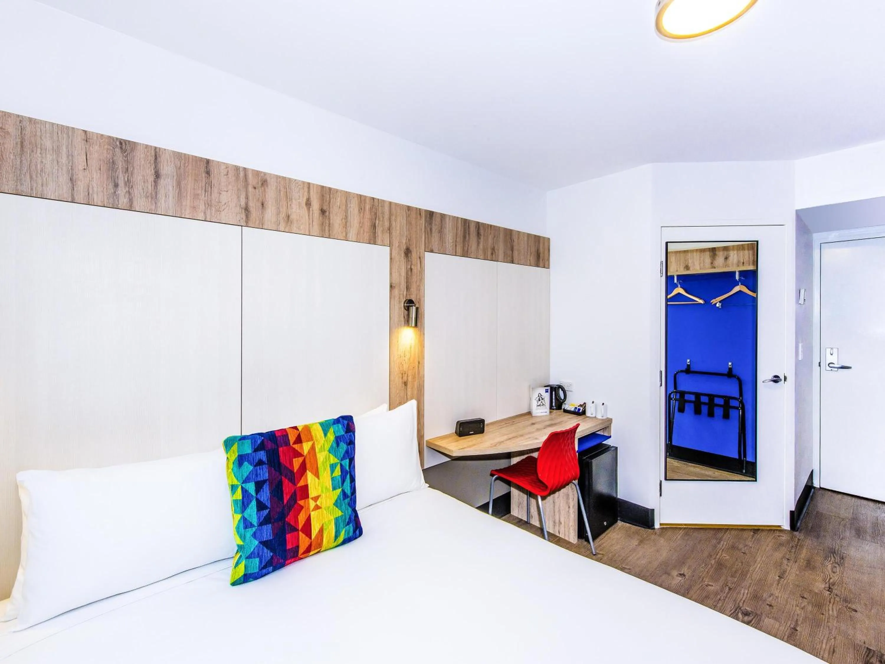 Bedroom, Bed in ibis budget Sydney Airport