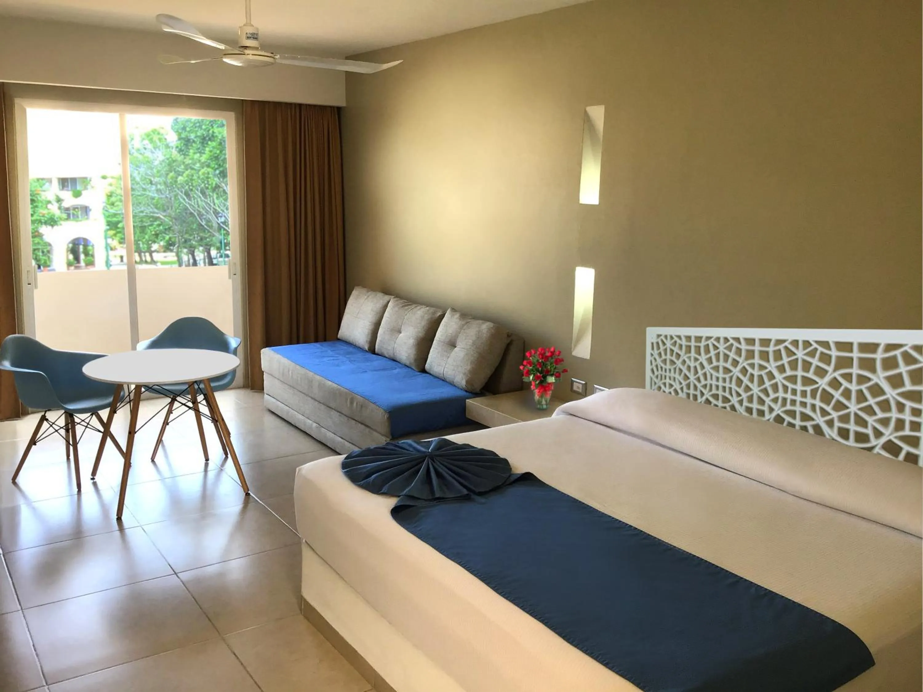 Bed in Hotel Huatulco Máxico