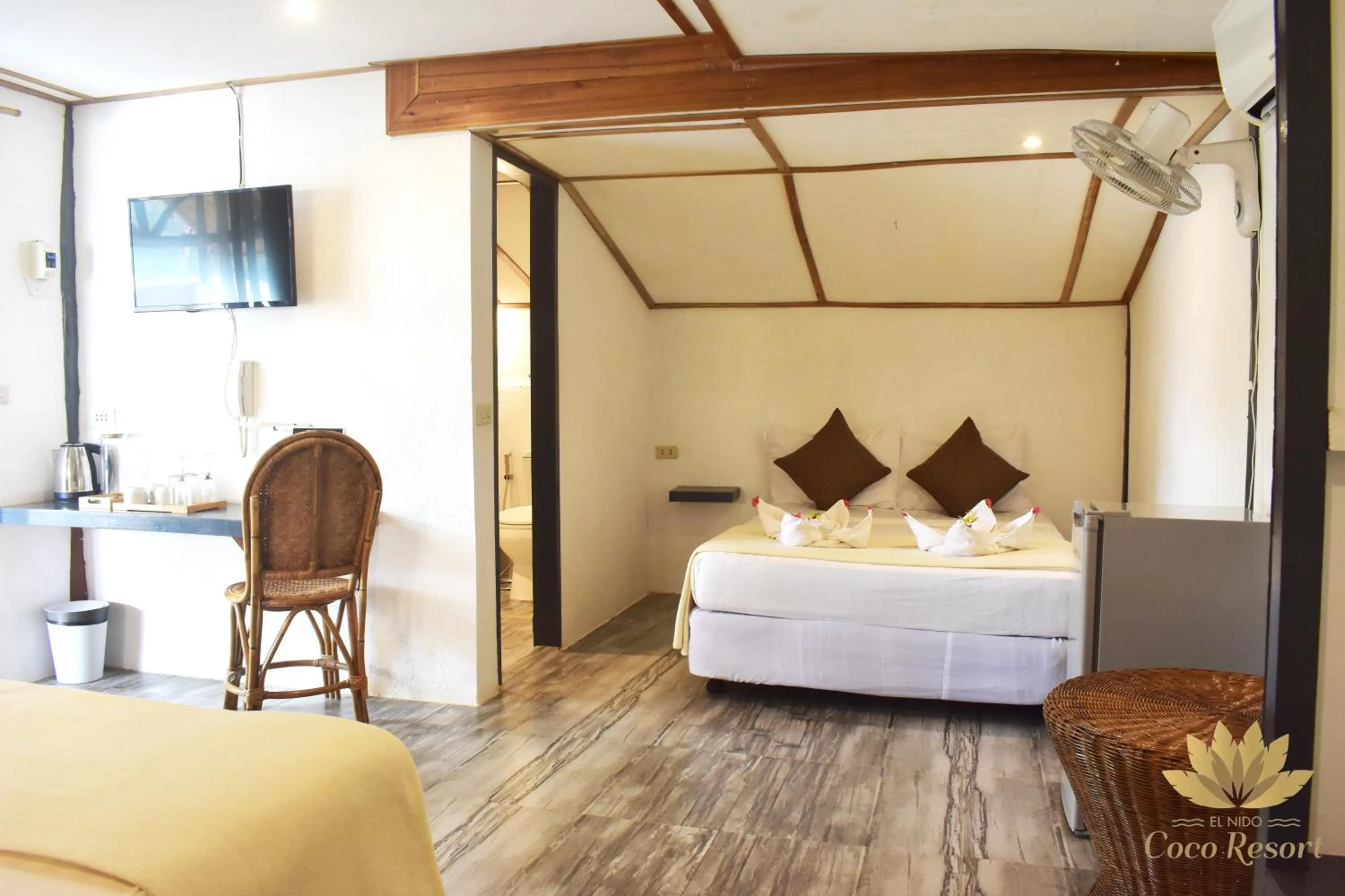 Bedroom, Bed in El Nido Coco Resort