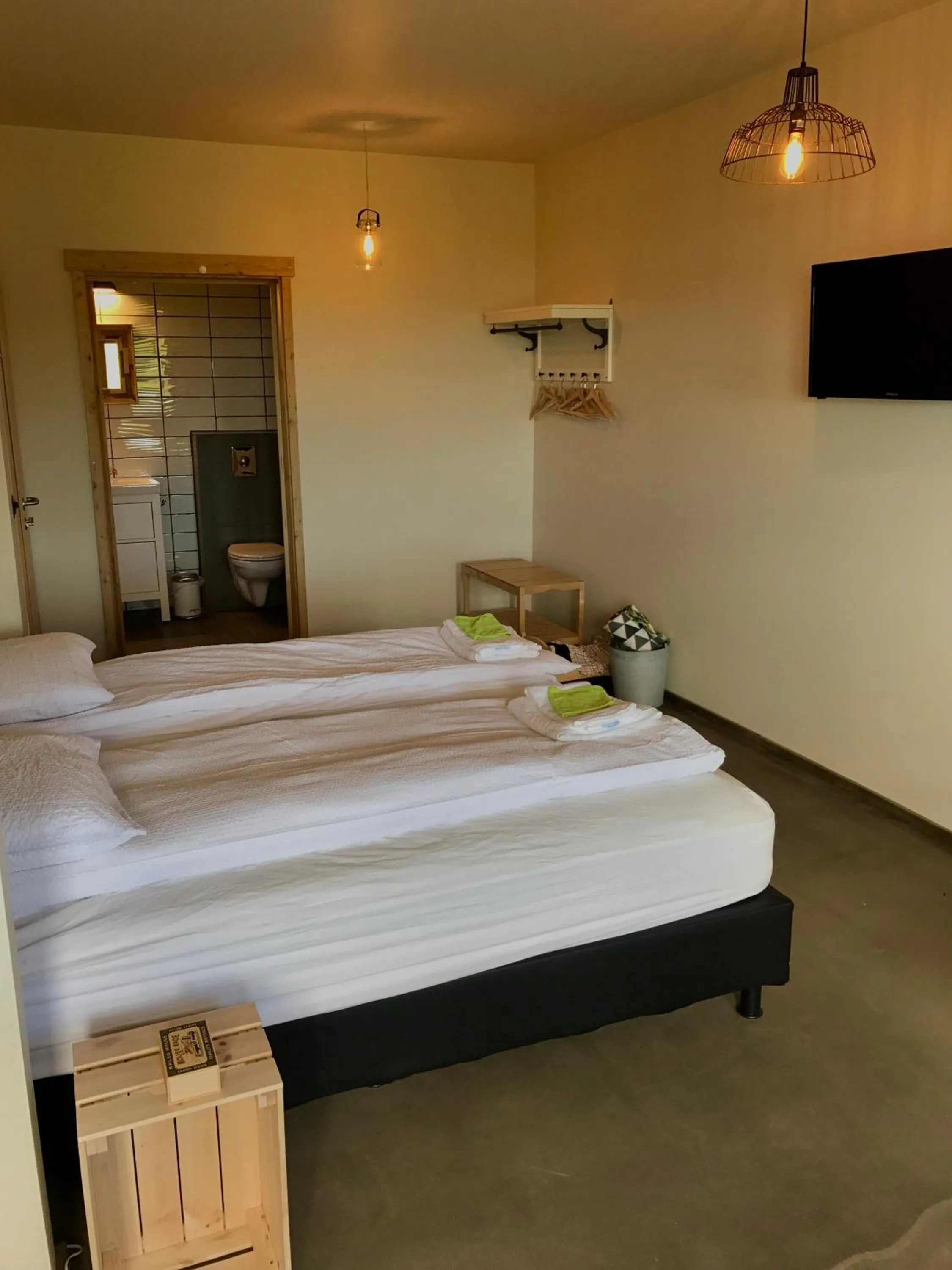 Shower, Bed in The Garage