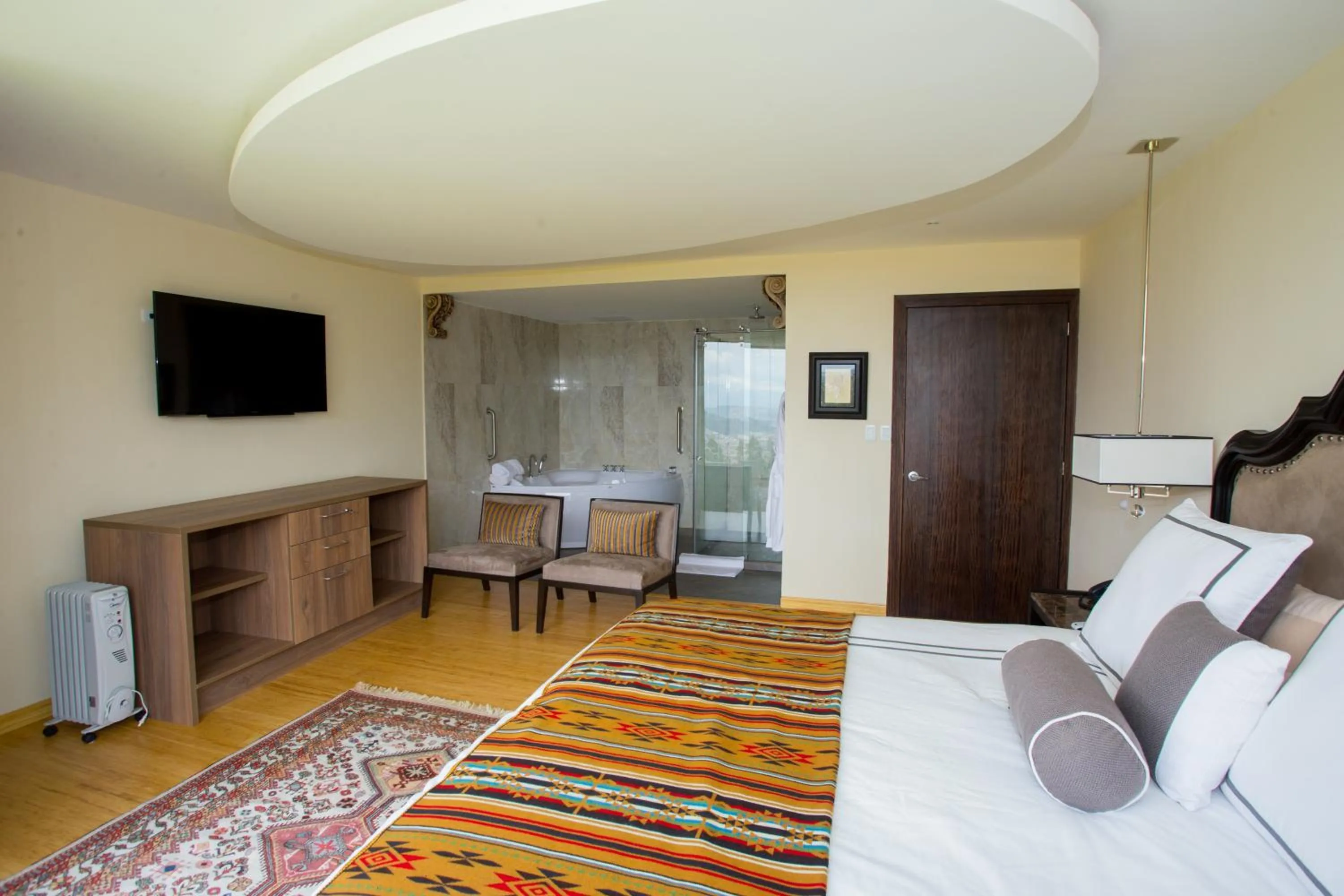 Photo of the whole room, Bed in Hotel Medina Del Lago