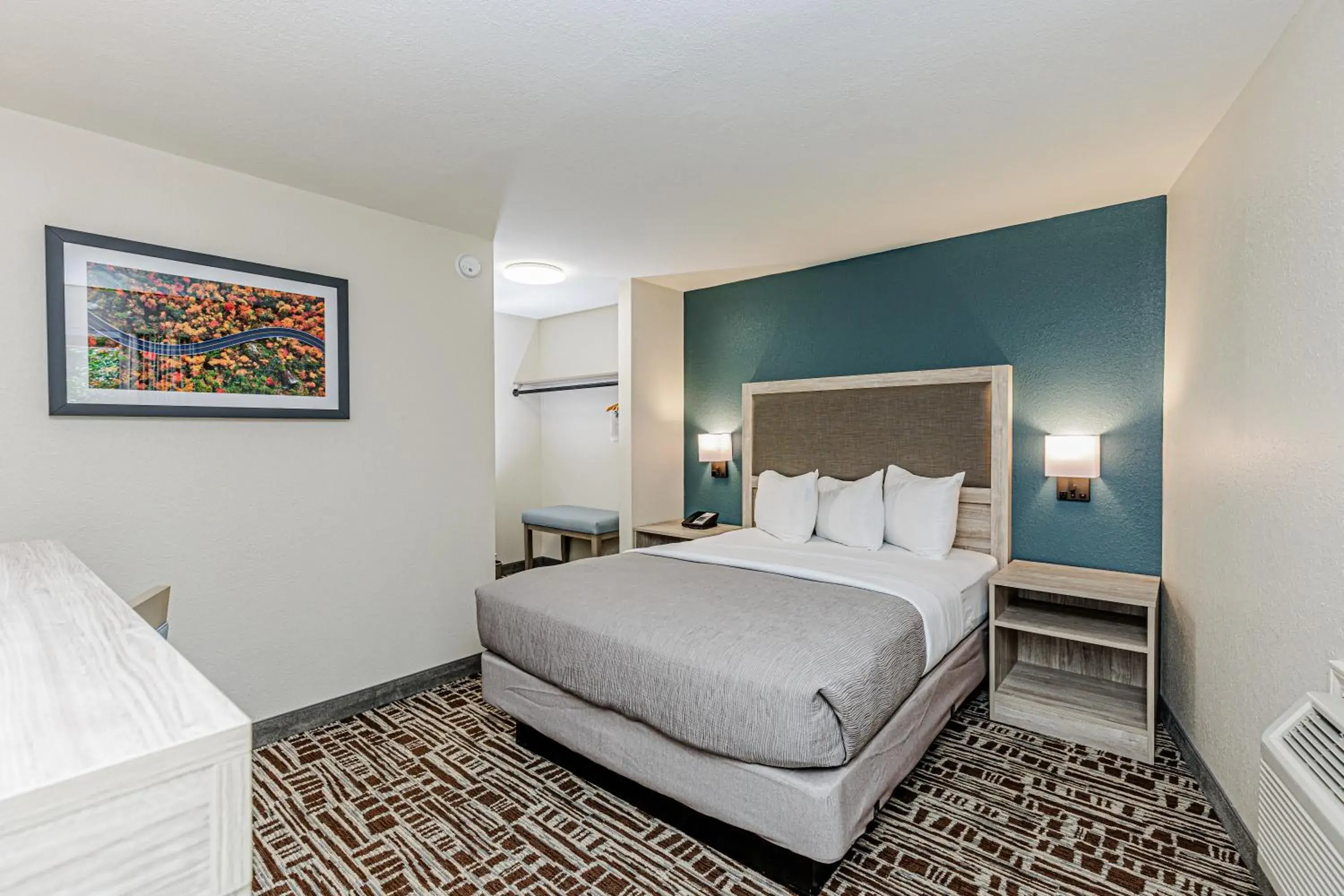 Queen Room in Rivers Edge Motel Queen Room in Rivers Edge Motel