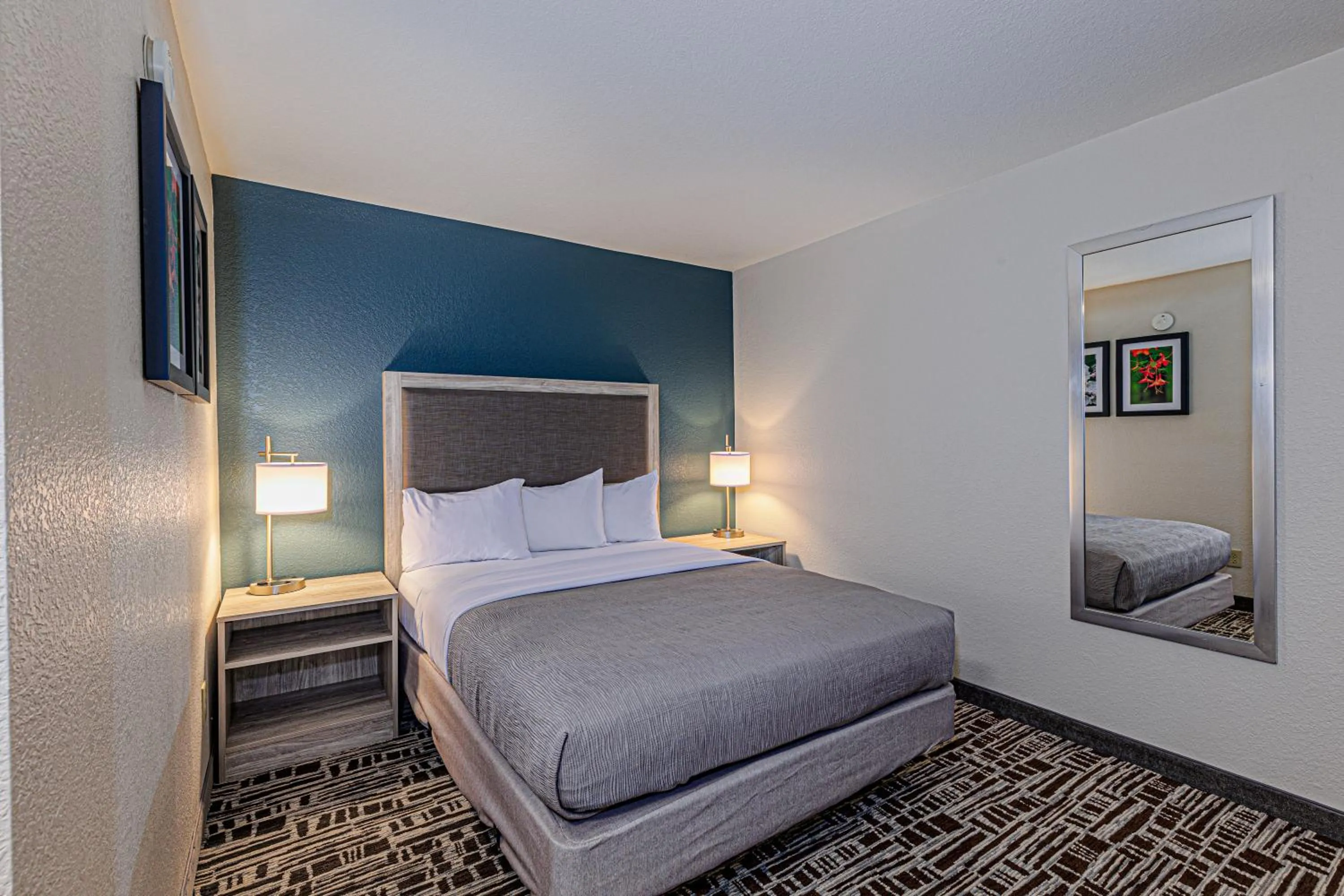 Bed in Rivers Edge Motel