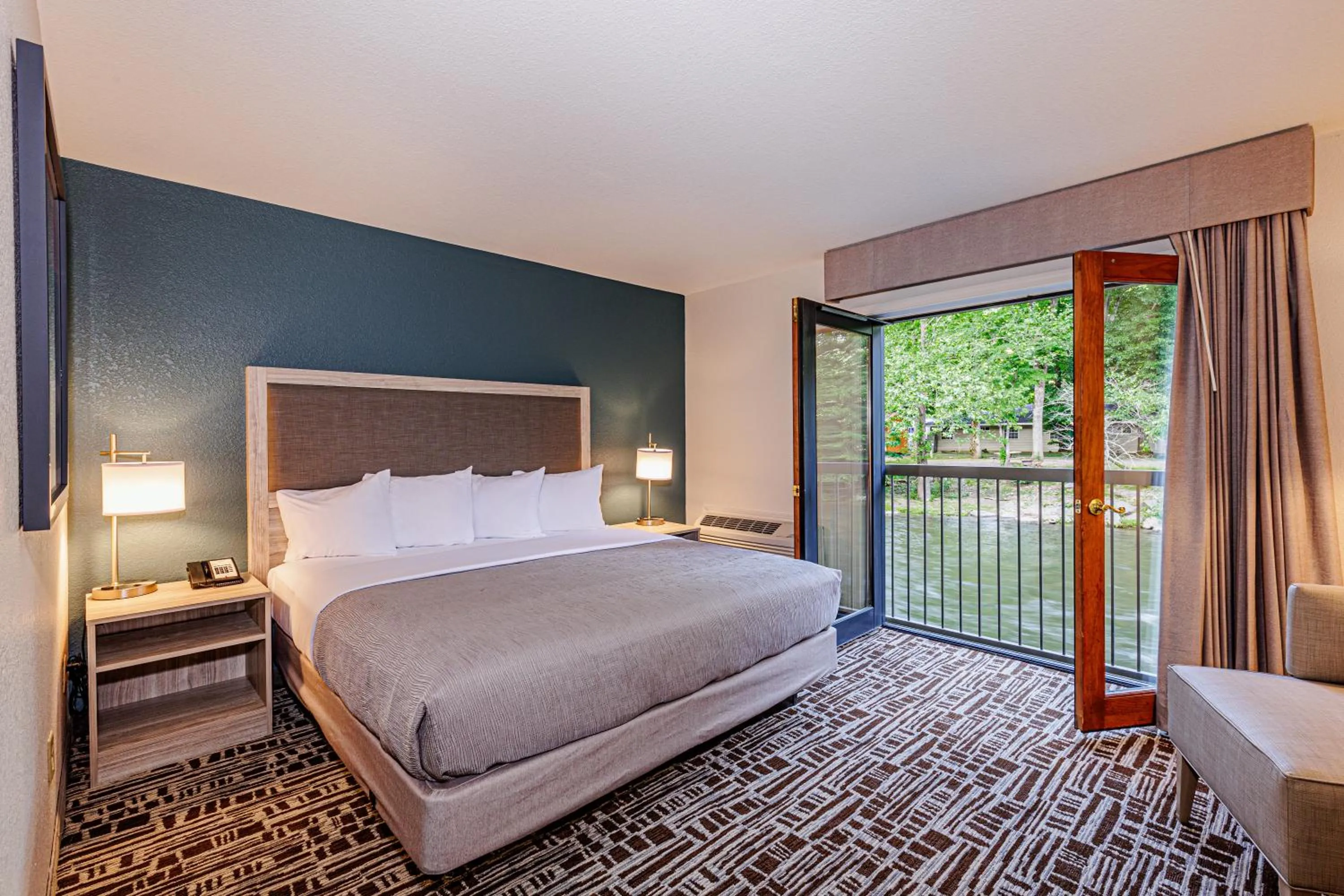 Bed in Rivers Edge Motel