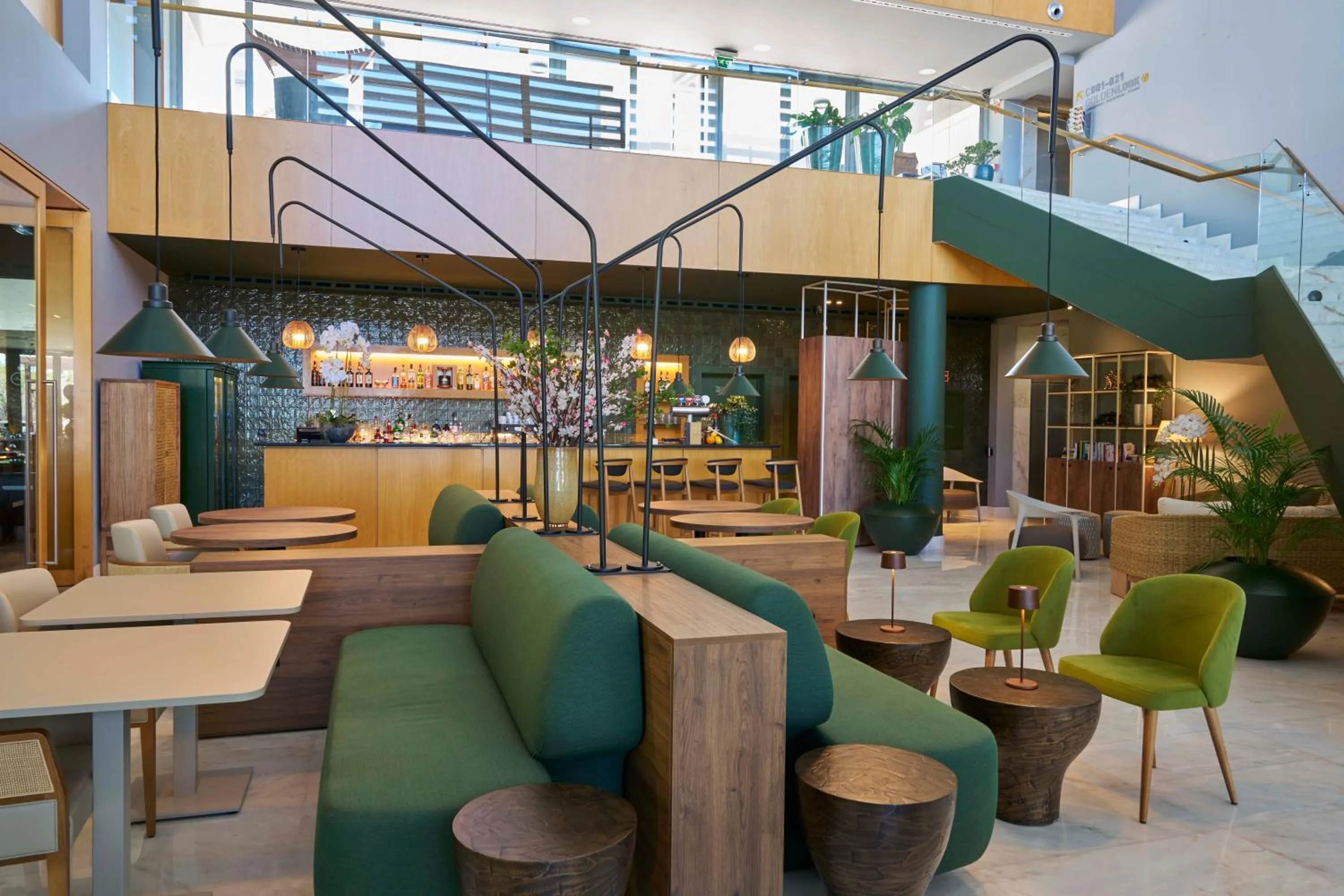 Restaurant/places to eat in Golden Residence Hotel