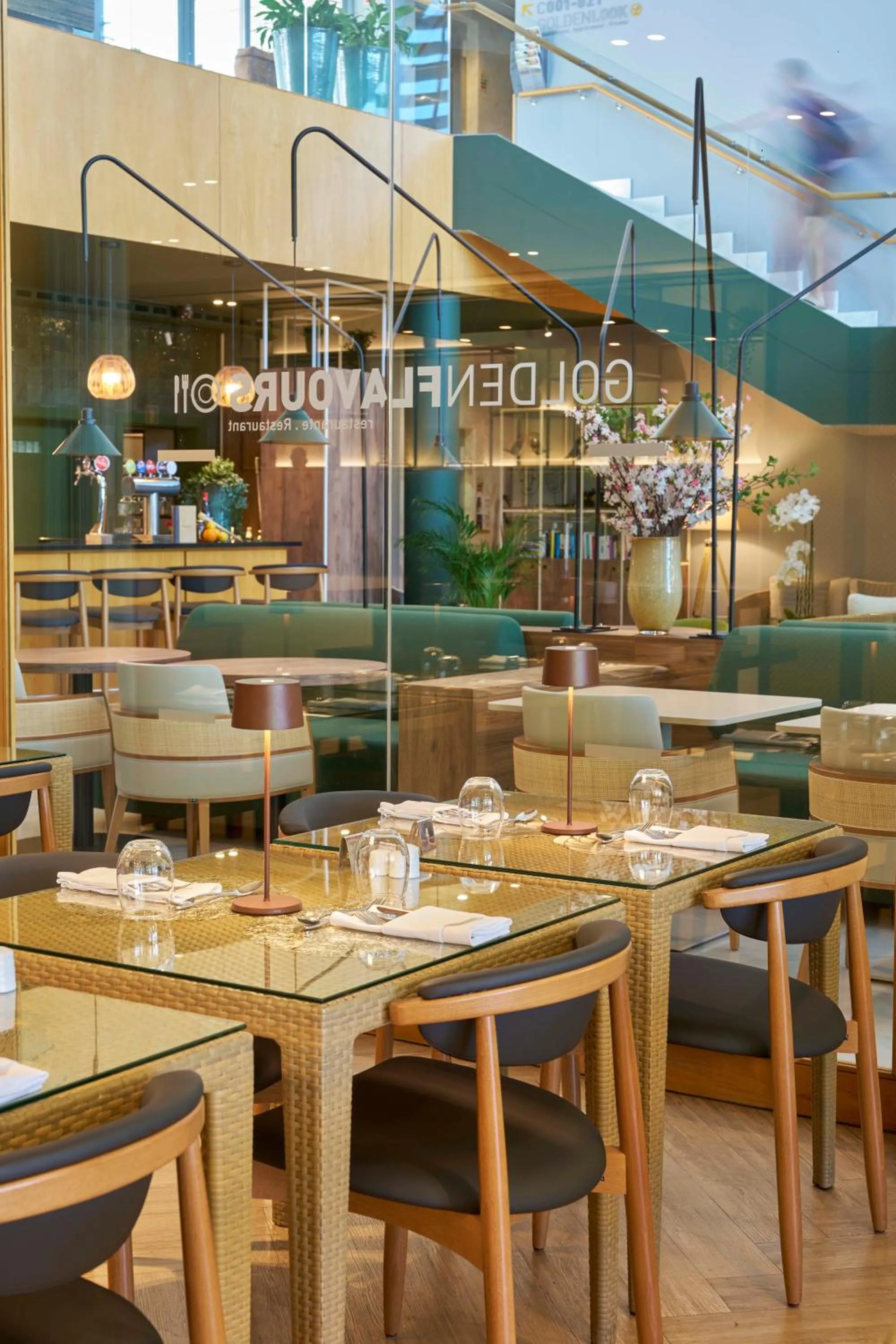 Restaurant/places to eat in Golden Residence Hotel