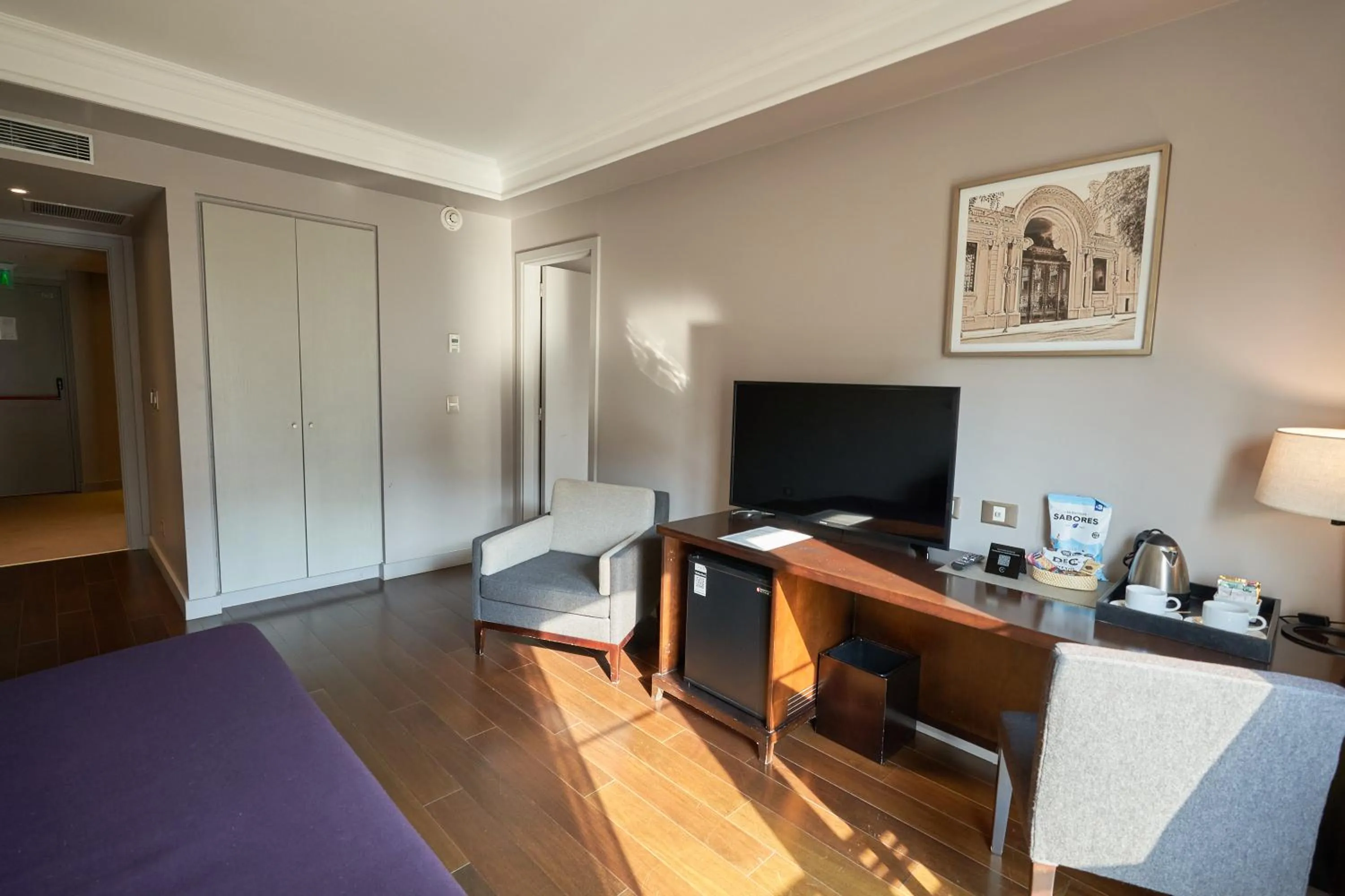 Decorative detail, Bed in Carles Hotel