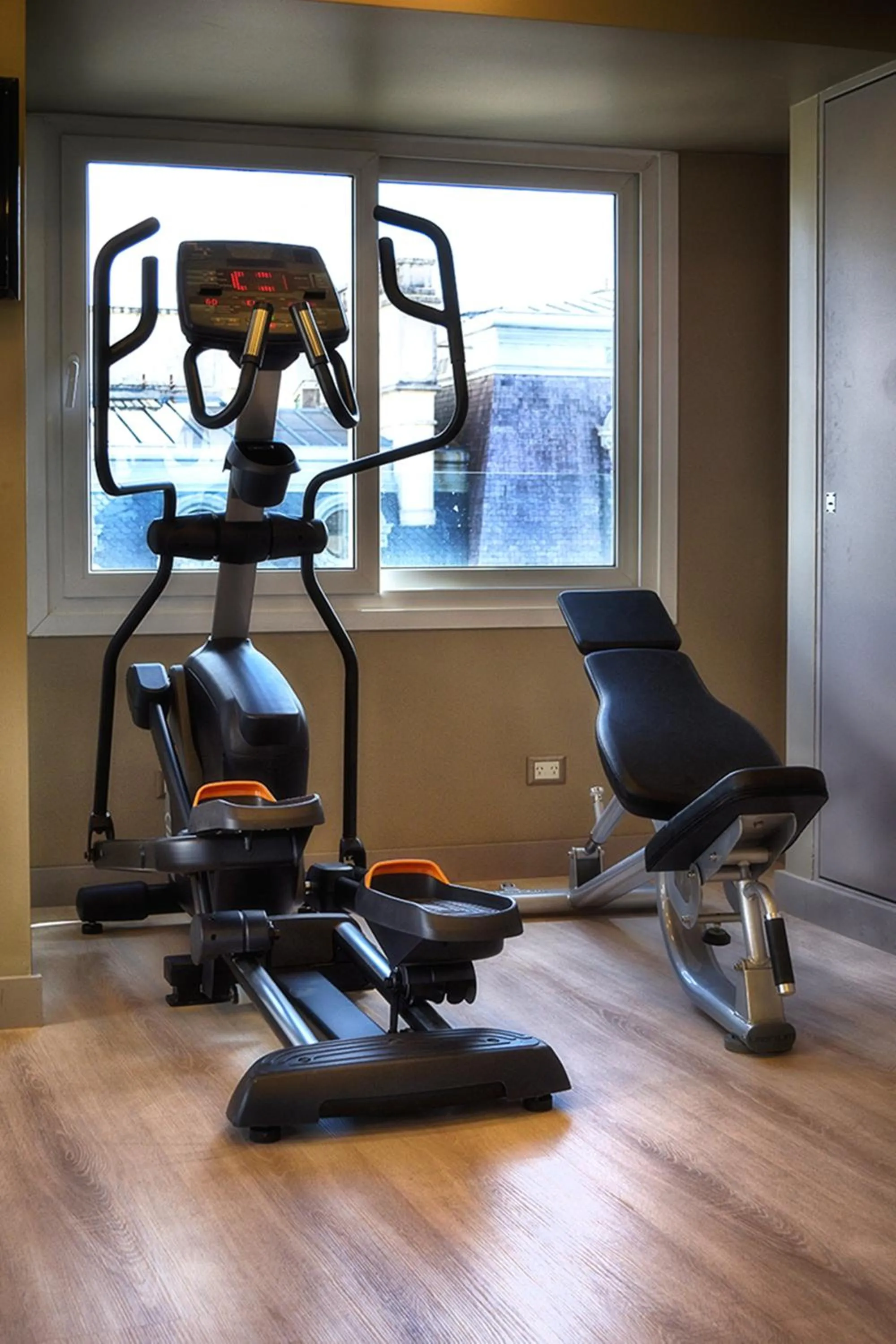 Fitness centre/facilities in Carles Hotel