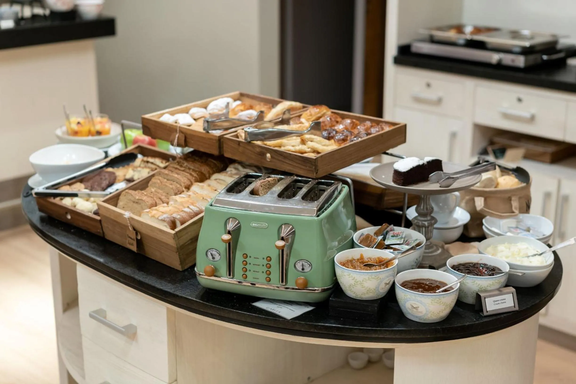 Breakfast in Carles Hotel