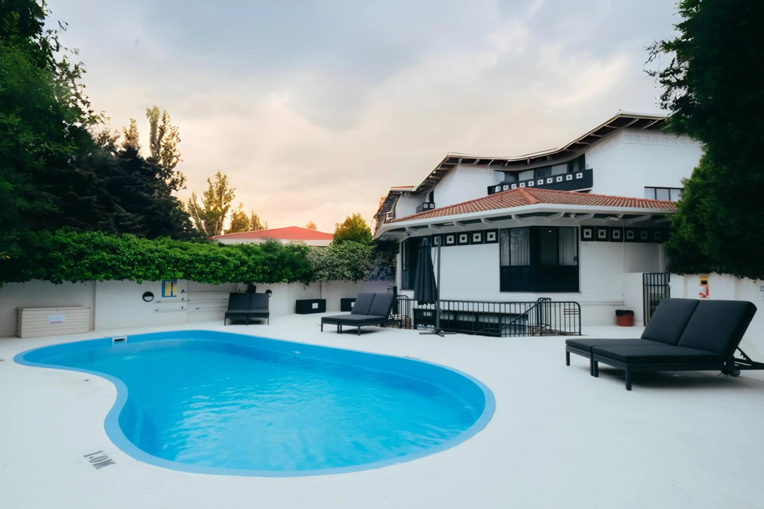 Swimming pool in Ramada by Wyndham Diplomat Canberra