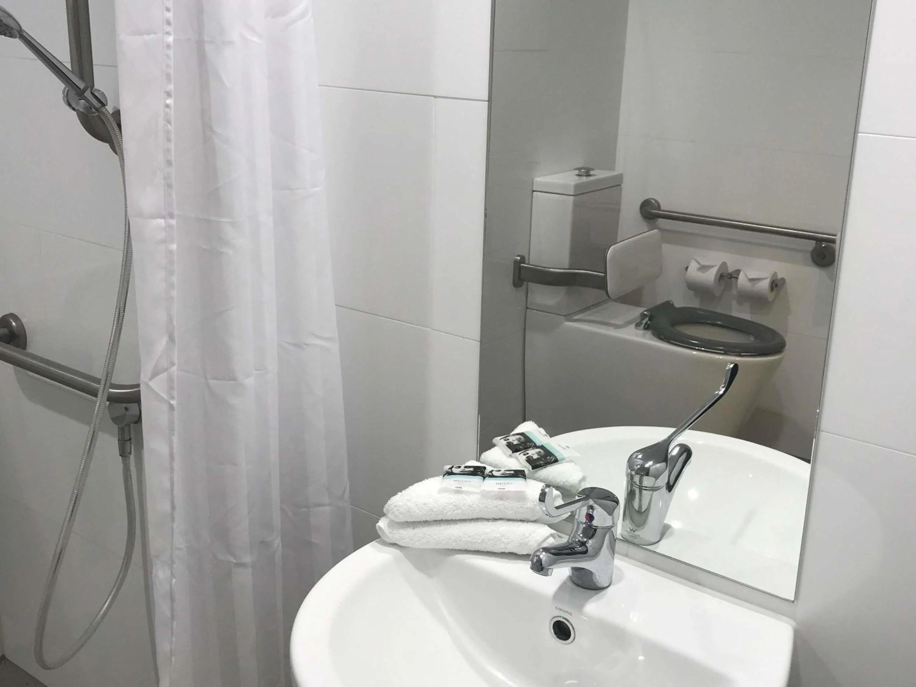 Bedroom in Mercure Penrith