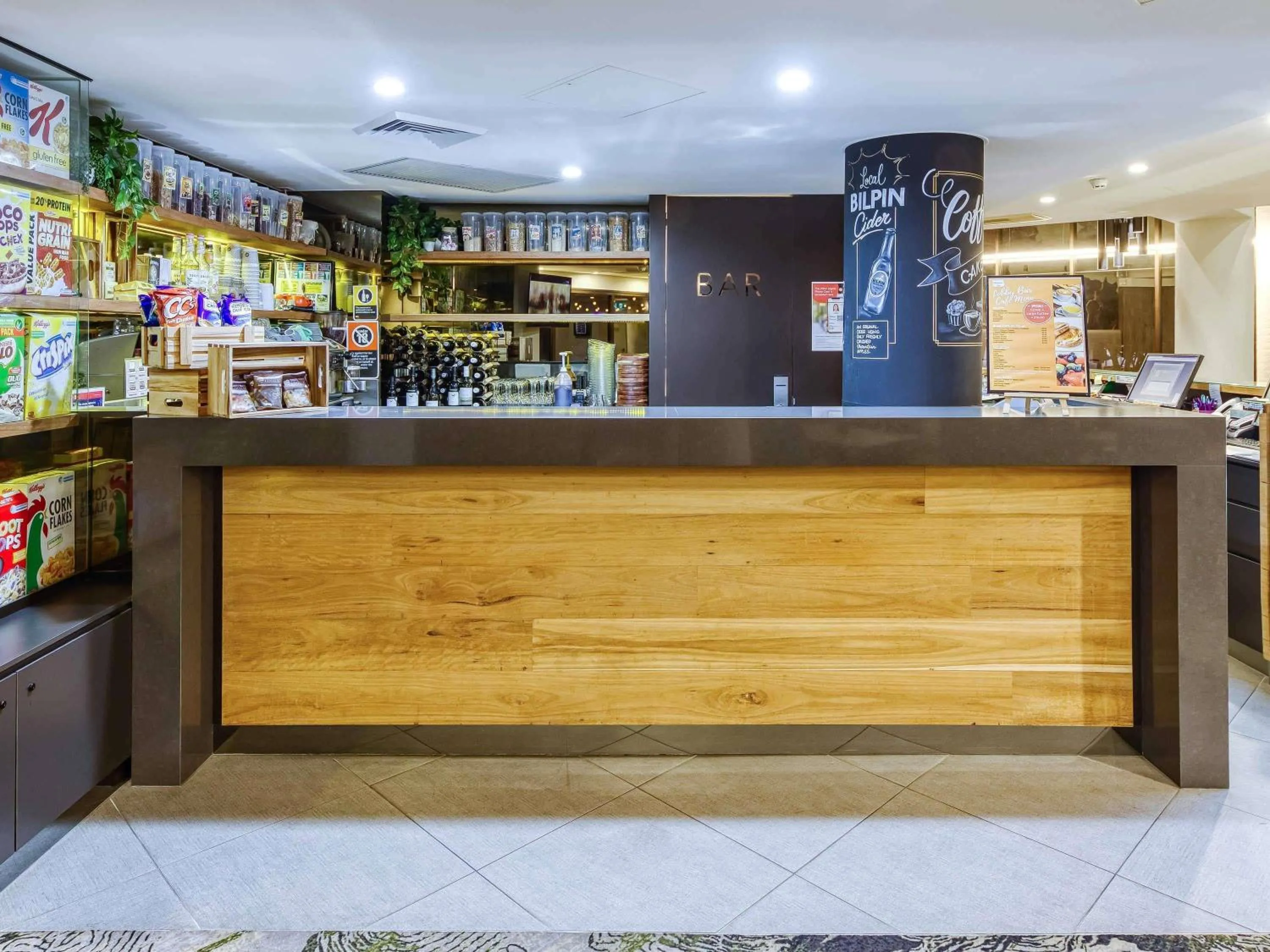 Lounge or bar in Mercure Penrith