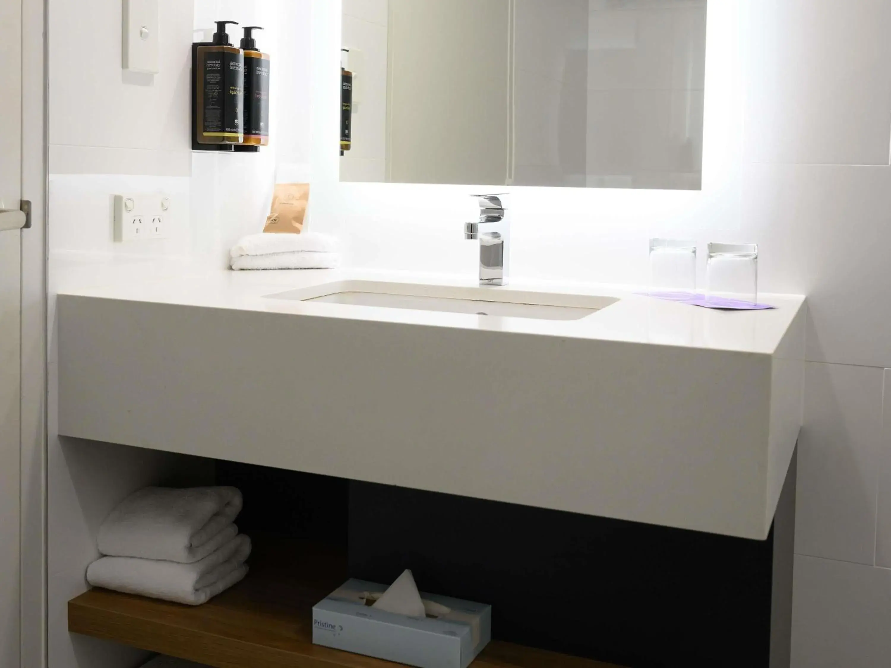 Superior King Room in Mercure Penrith Superior King Room in Mercure Penrith