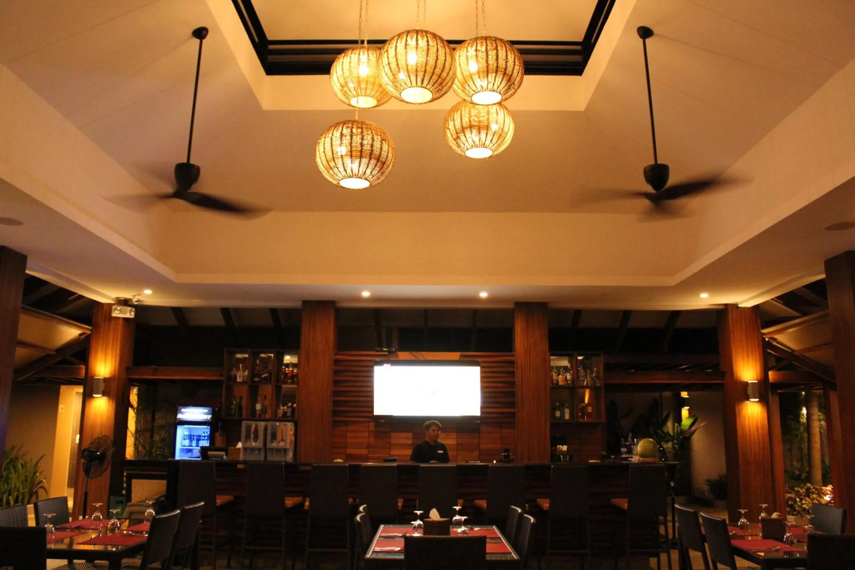 Restaurant/places to eat in Best Western Plus The Ivywall Hotel - Palawan