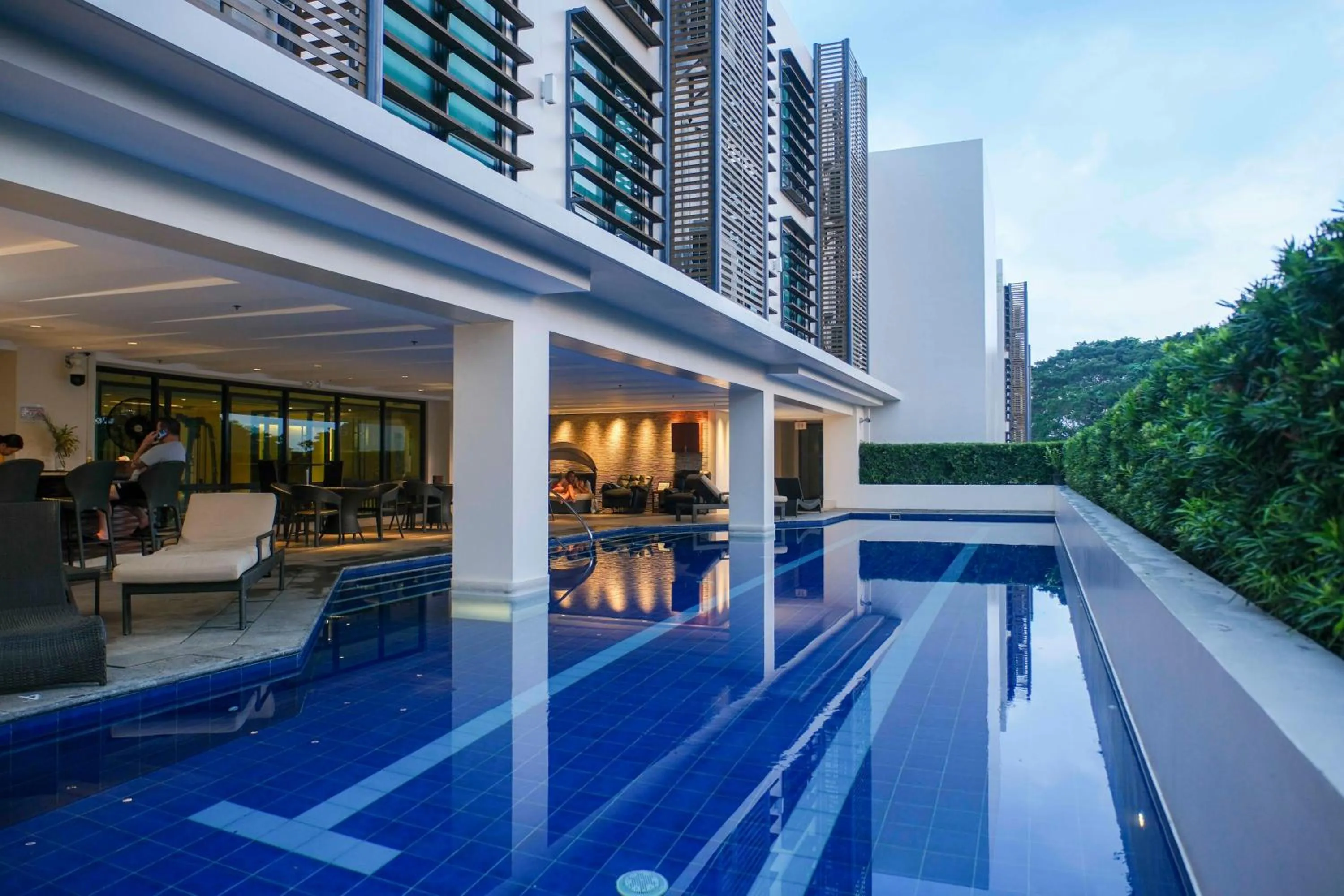 Swimming pool in Best Western Plus The Ivywall Hotel - Palawan