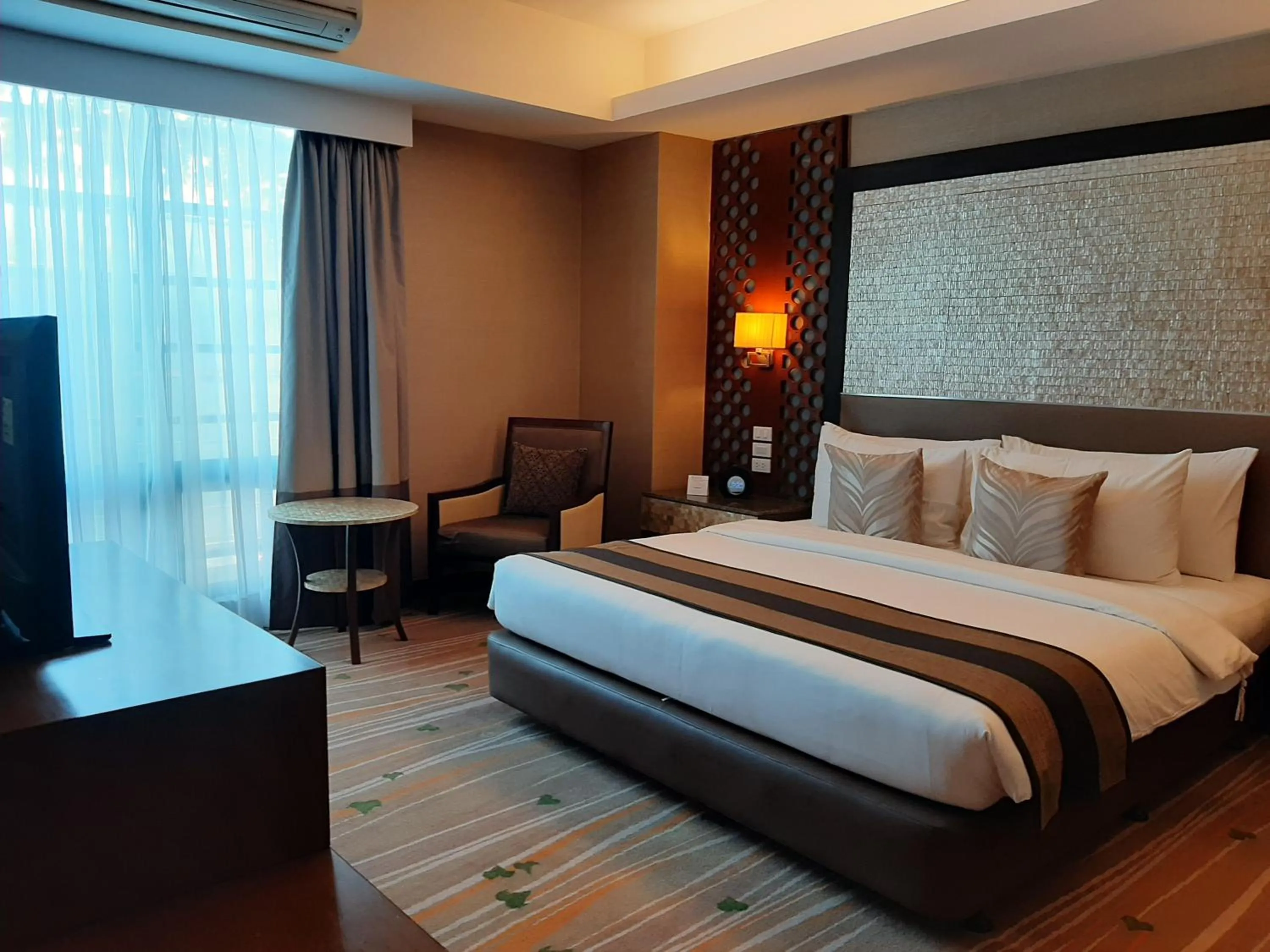 Bed in Best Western Plus The Ivywall Hotel - Palawan