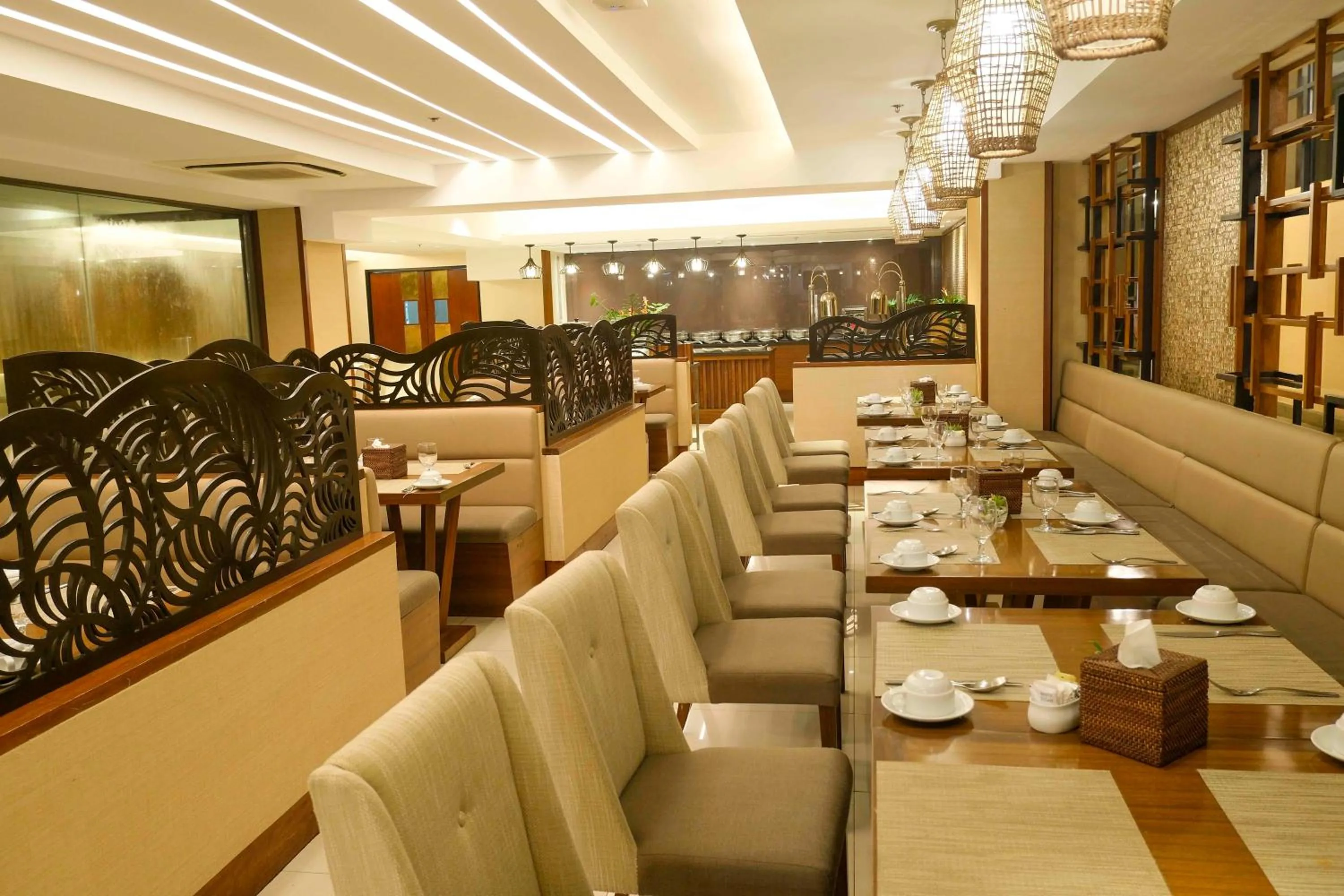 Restaurant/places to eat in Best Western Plus The Ivywall Hotel - Palawan