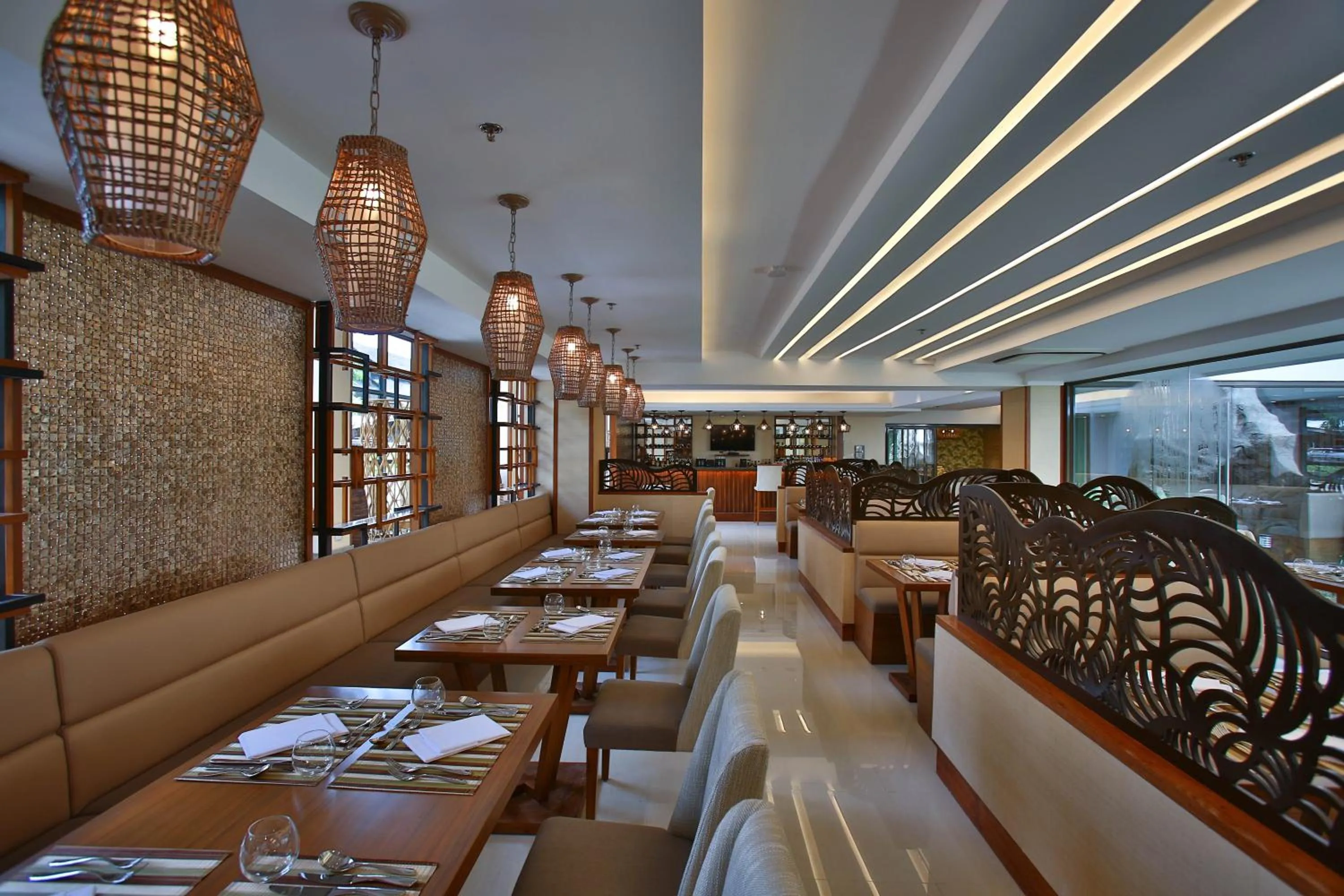 Restaurant/places to eat in Best Western Plus The Ivywall Hotel - Palawan