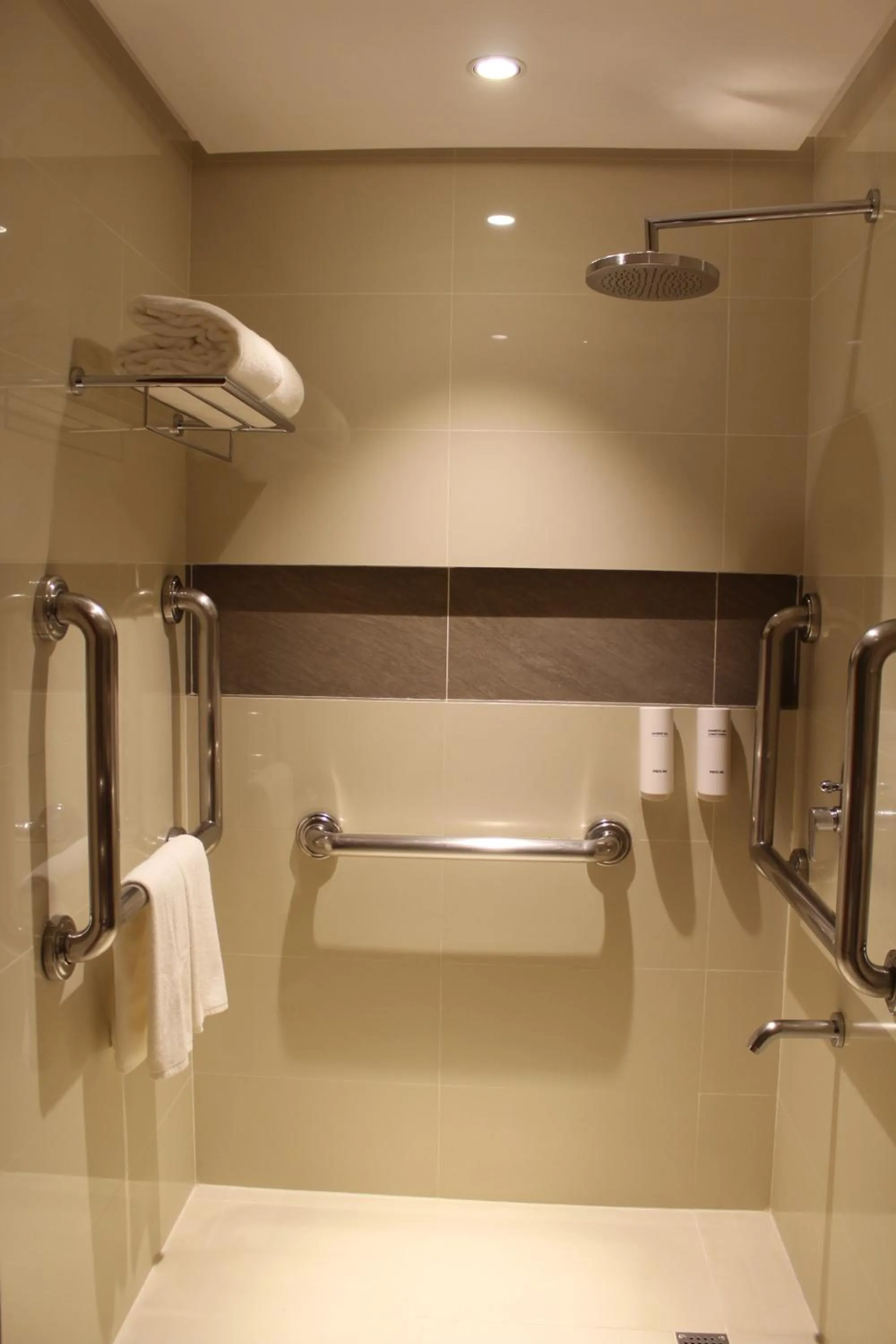 Shower in Best Western Plus The Ivywall Hotel - Palawan