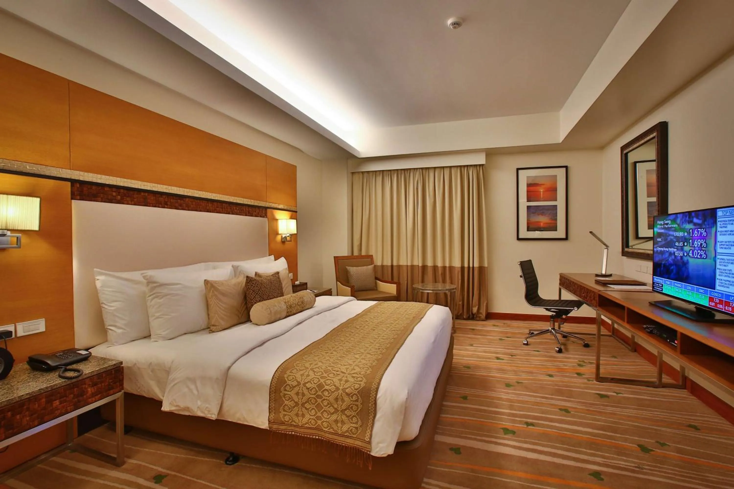 Photo of the whole room, Bed in Best Western Plus The Ivywall Hotel - Palawan