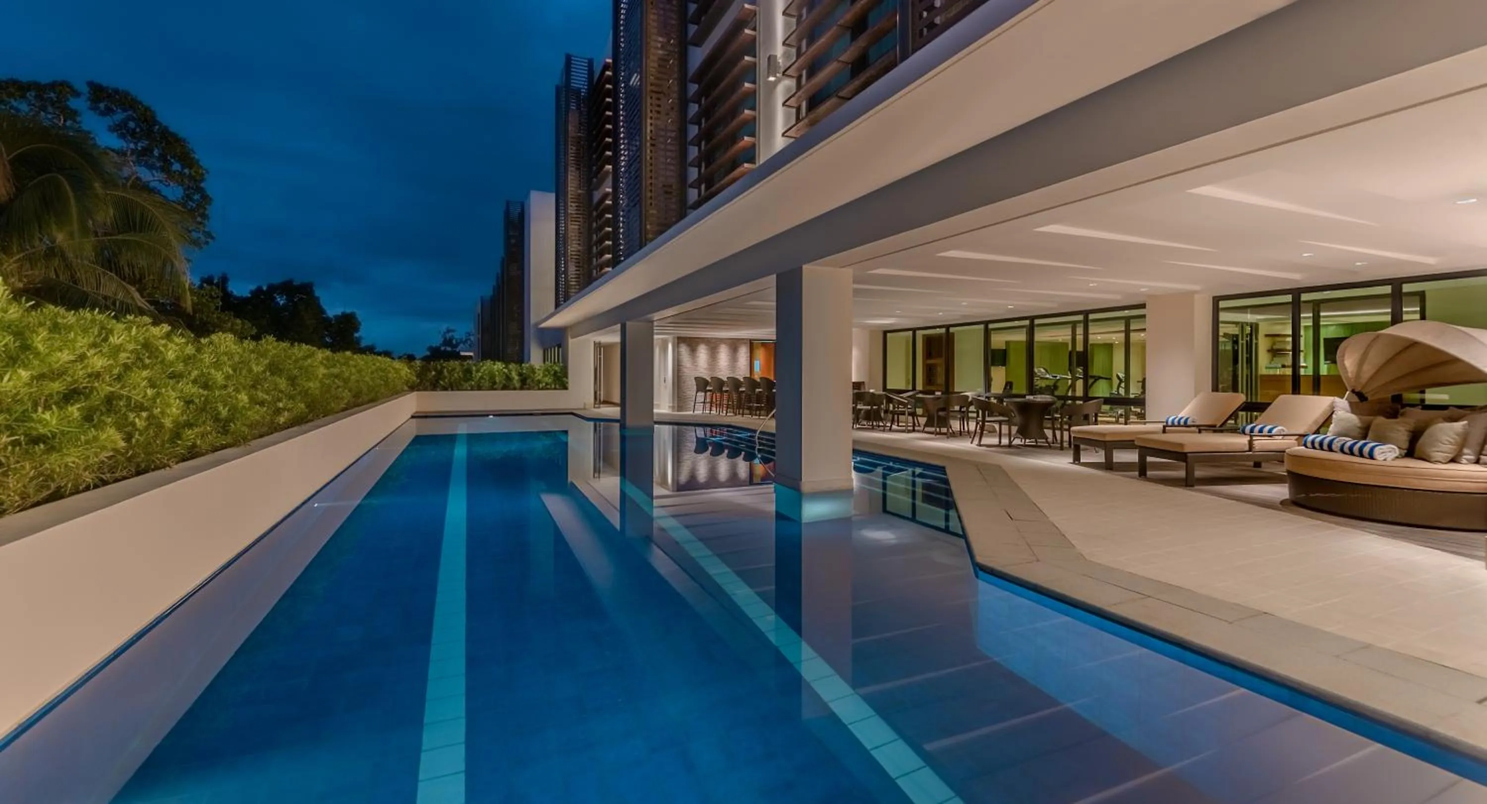 Swimming pool in Best Western Plus The Ivywall Hotel - Palawan