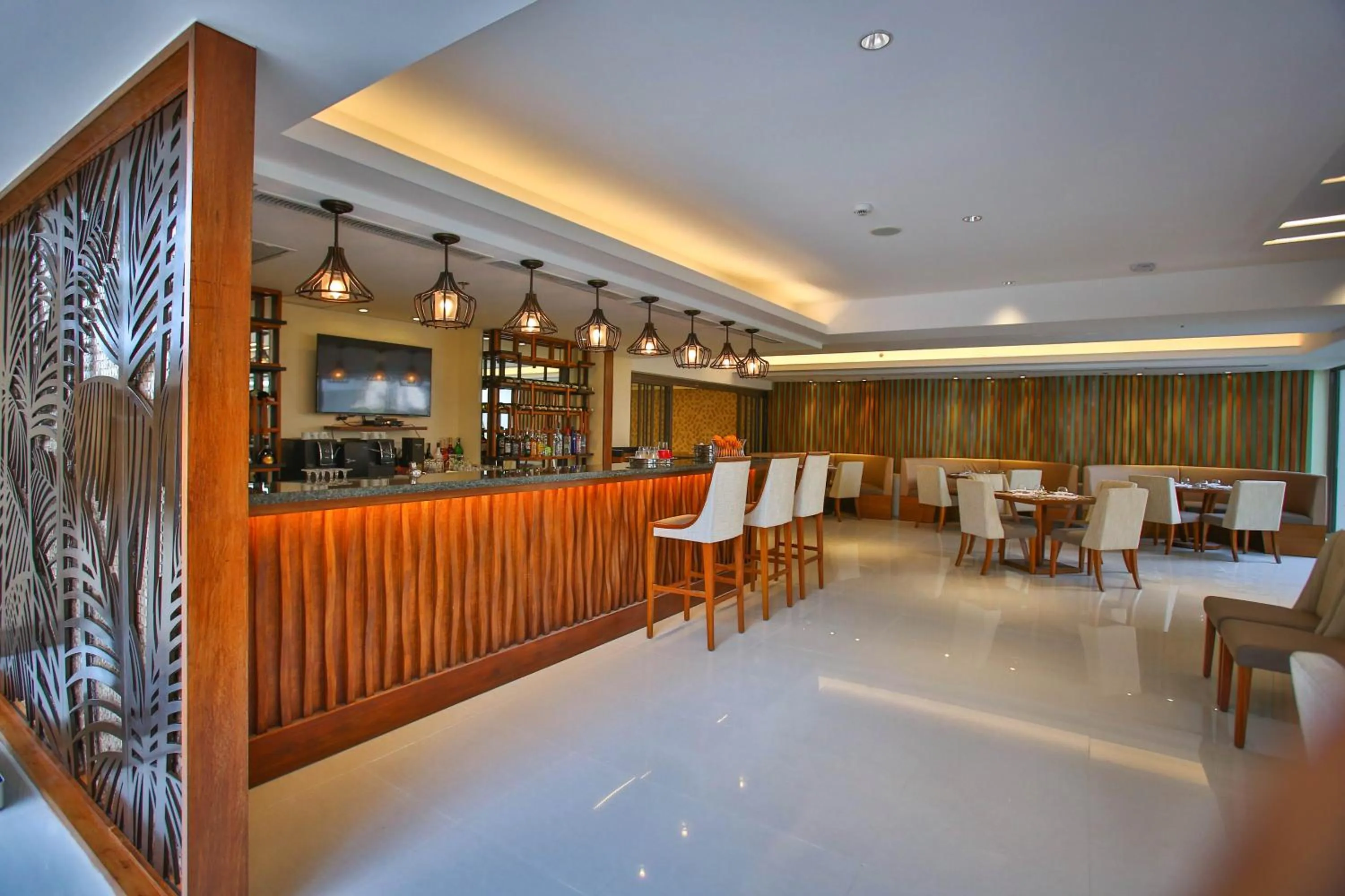 Lounge or bar in Best Western Plus The Ivywall Hotel - Palawan